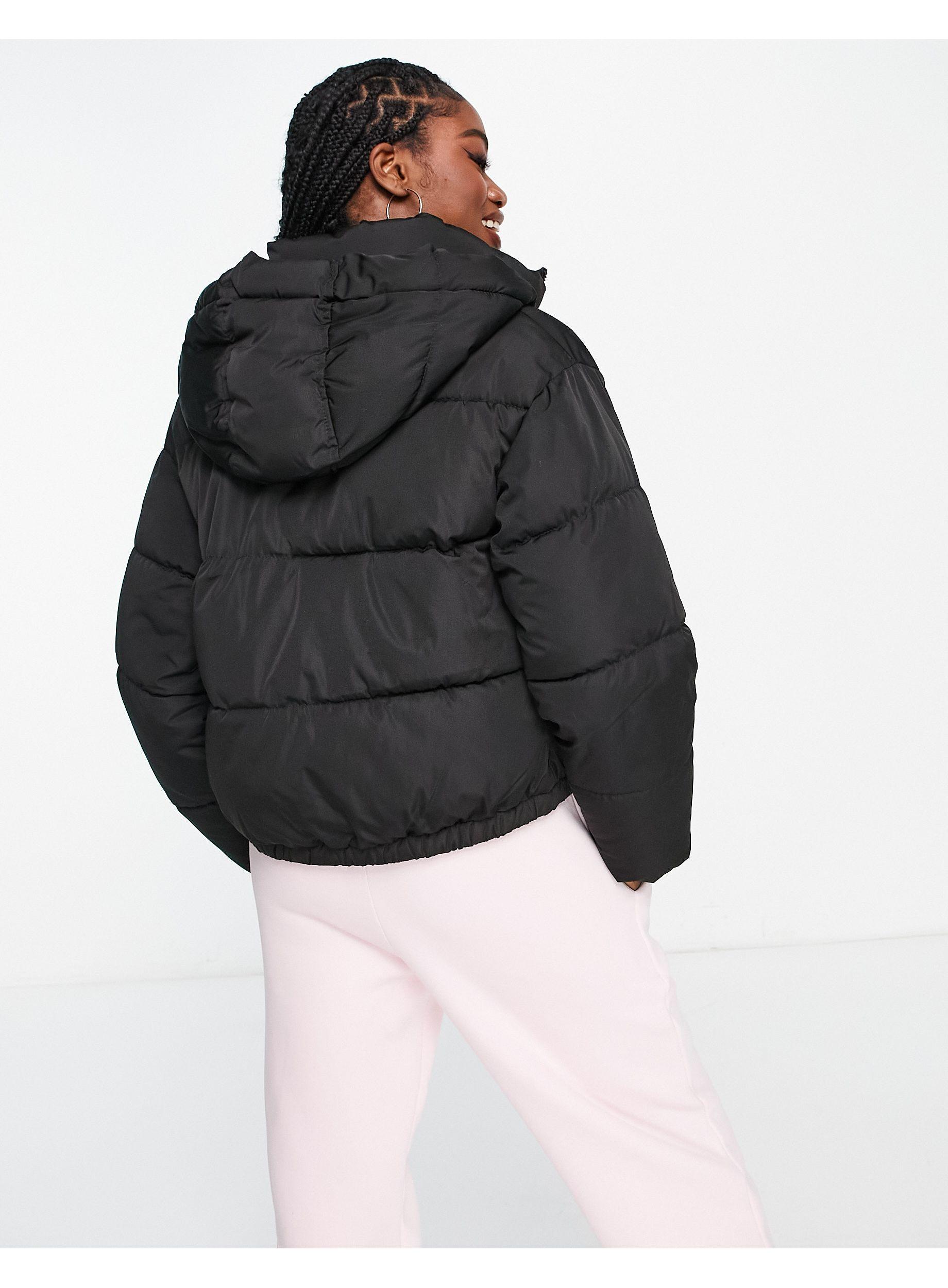 Pull&Bear Cropped Puffer Jacket With Hood in Black | Lyst UK