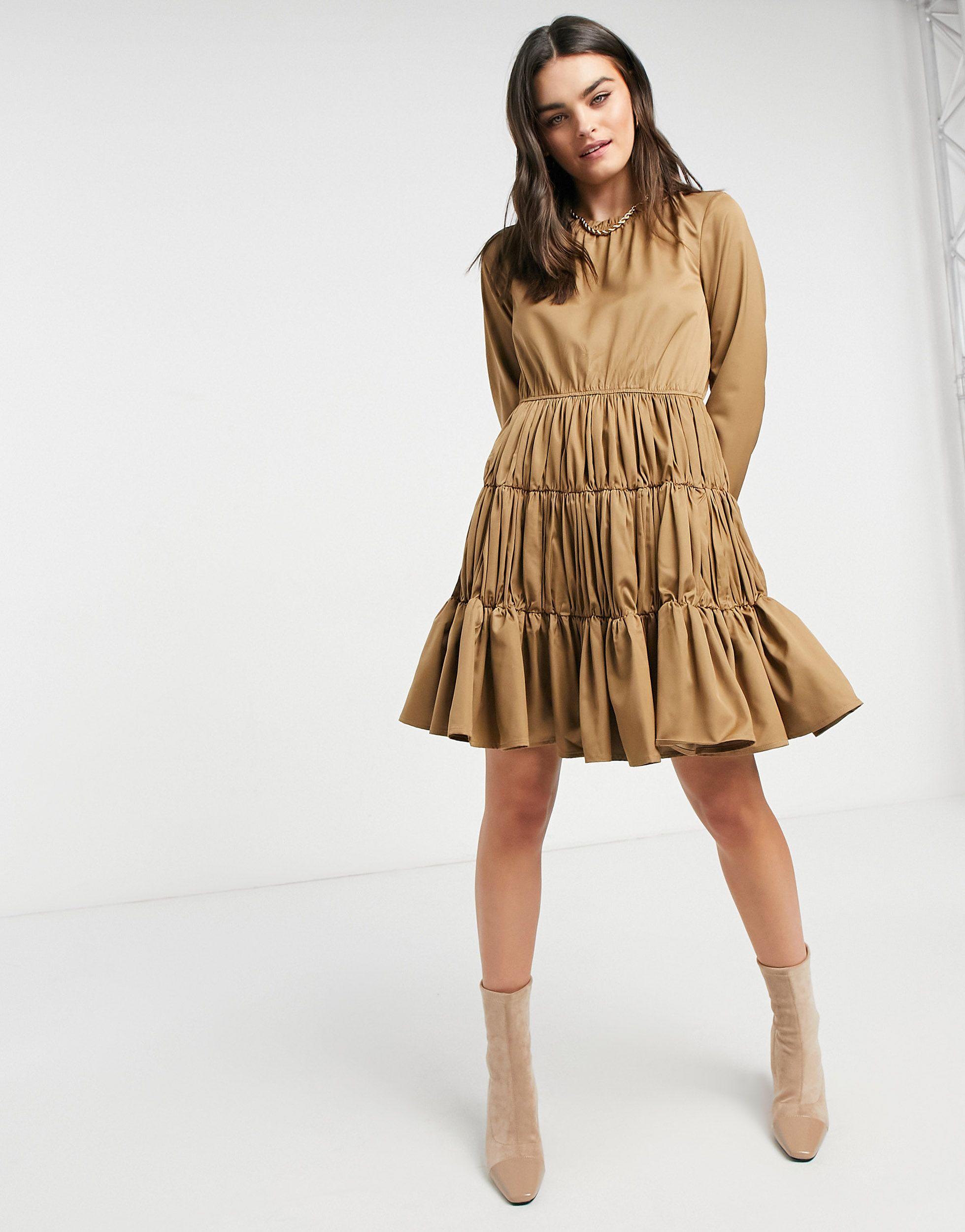 Vestito corto a balze plissettato color cammello di Y.A.S in Neutro | Lyst