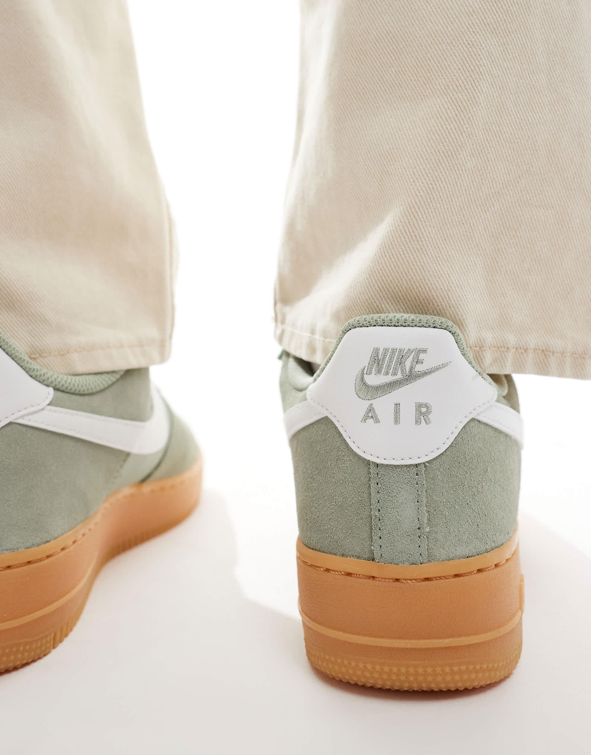 nike brown sole sneakers