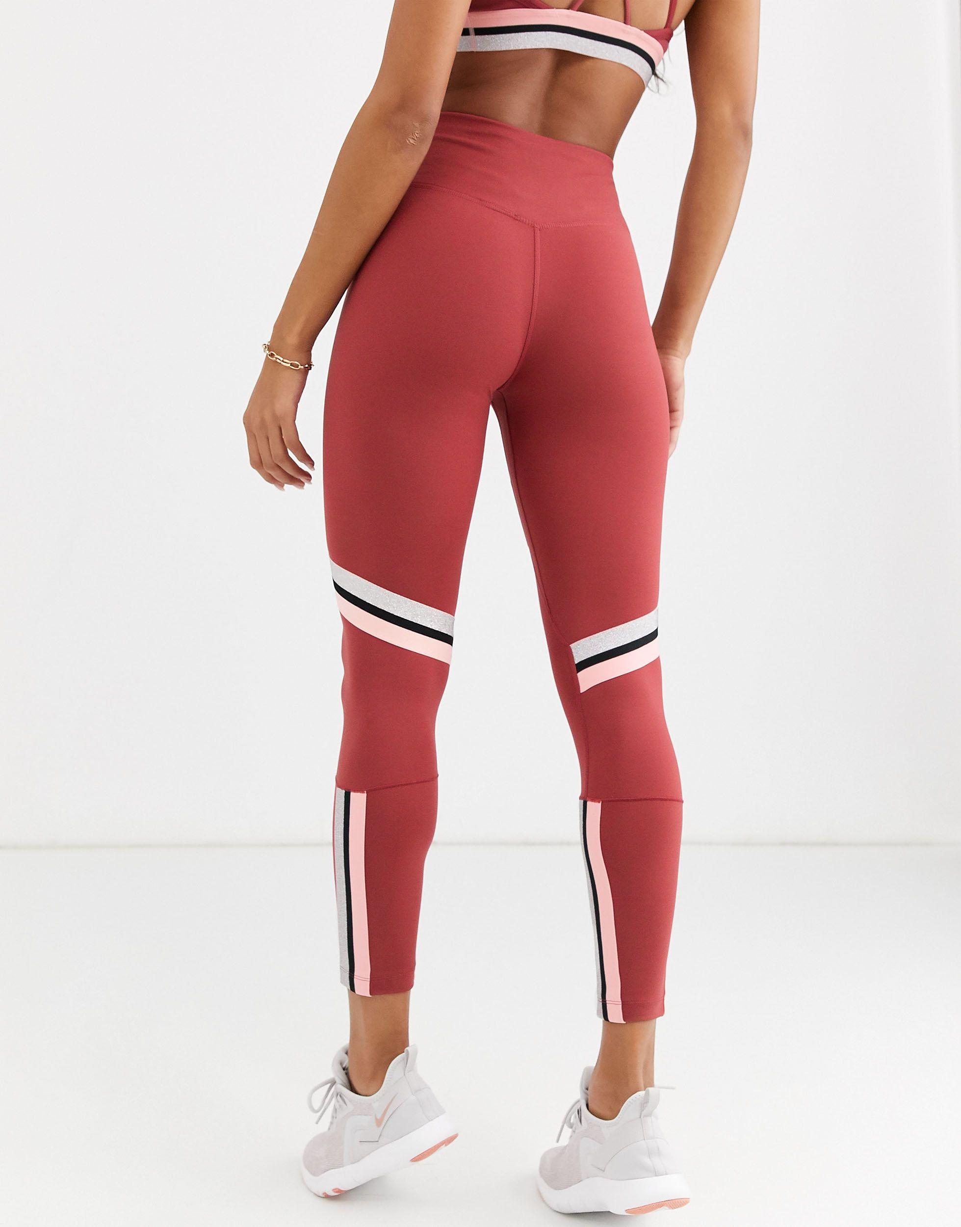Nike Synthetic Crop leggings With Gold 