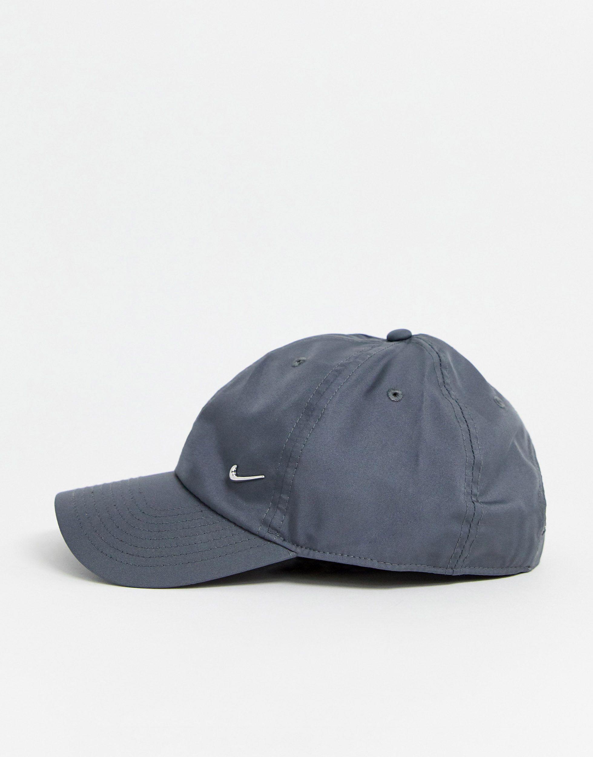 Nike Synthetic Metal Swoosh Cap in Grey 