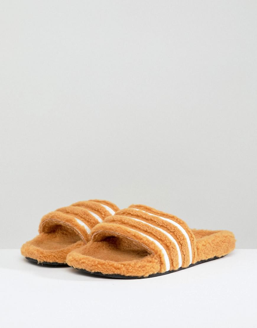 adidas Originals Adilette Furry Slider Sandals In Tan in Black | Lyst