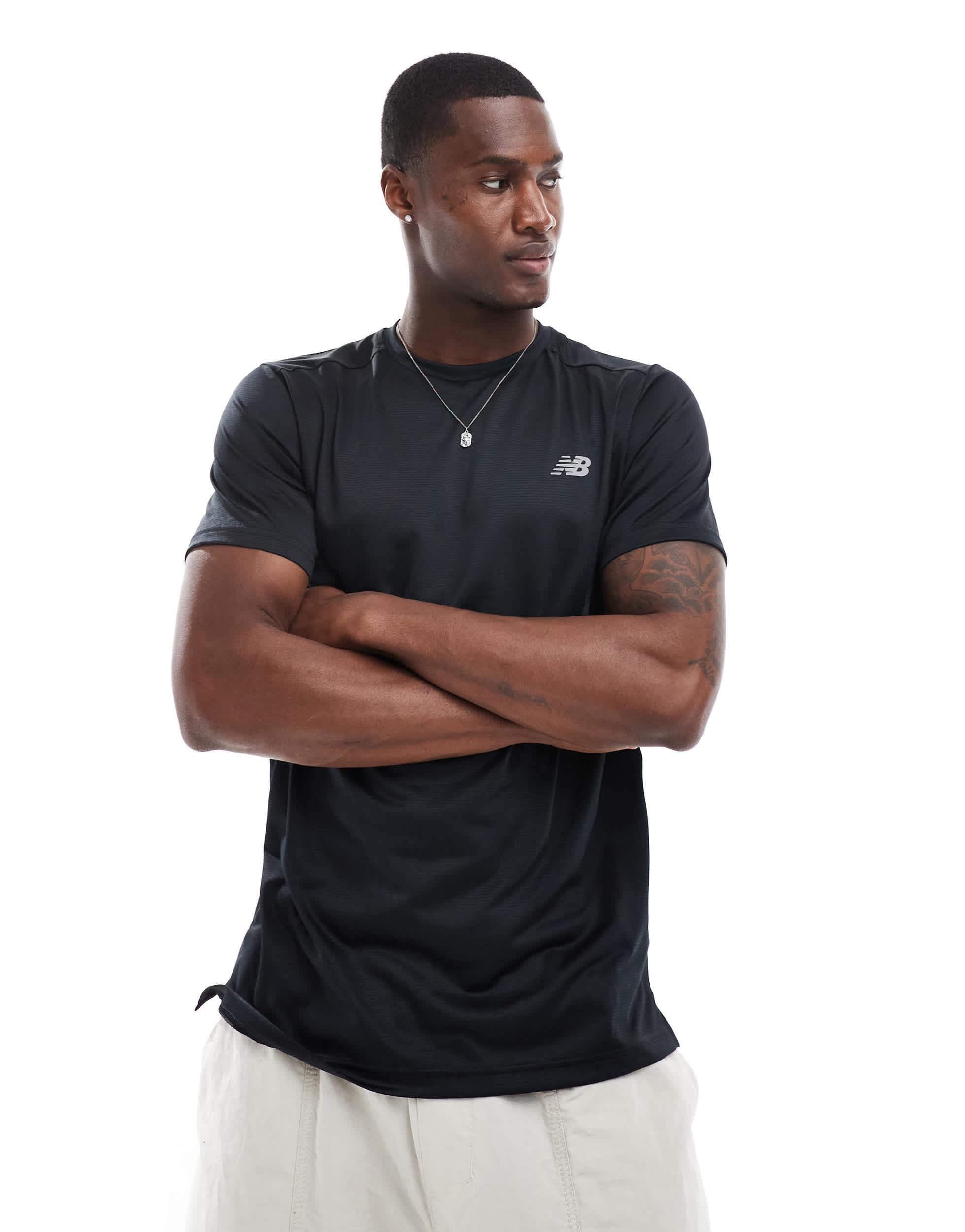 New Balance Short sleeve t shirts for Men Online Sale up to 49 off Lyst Canada