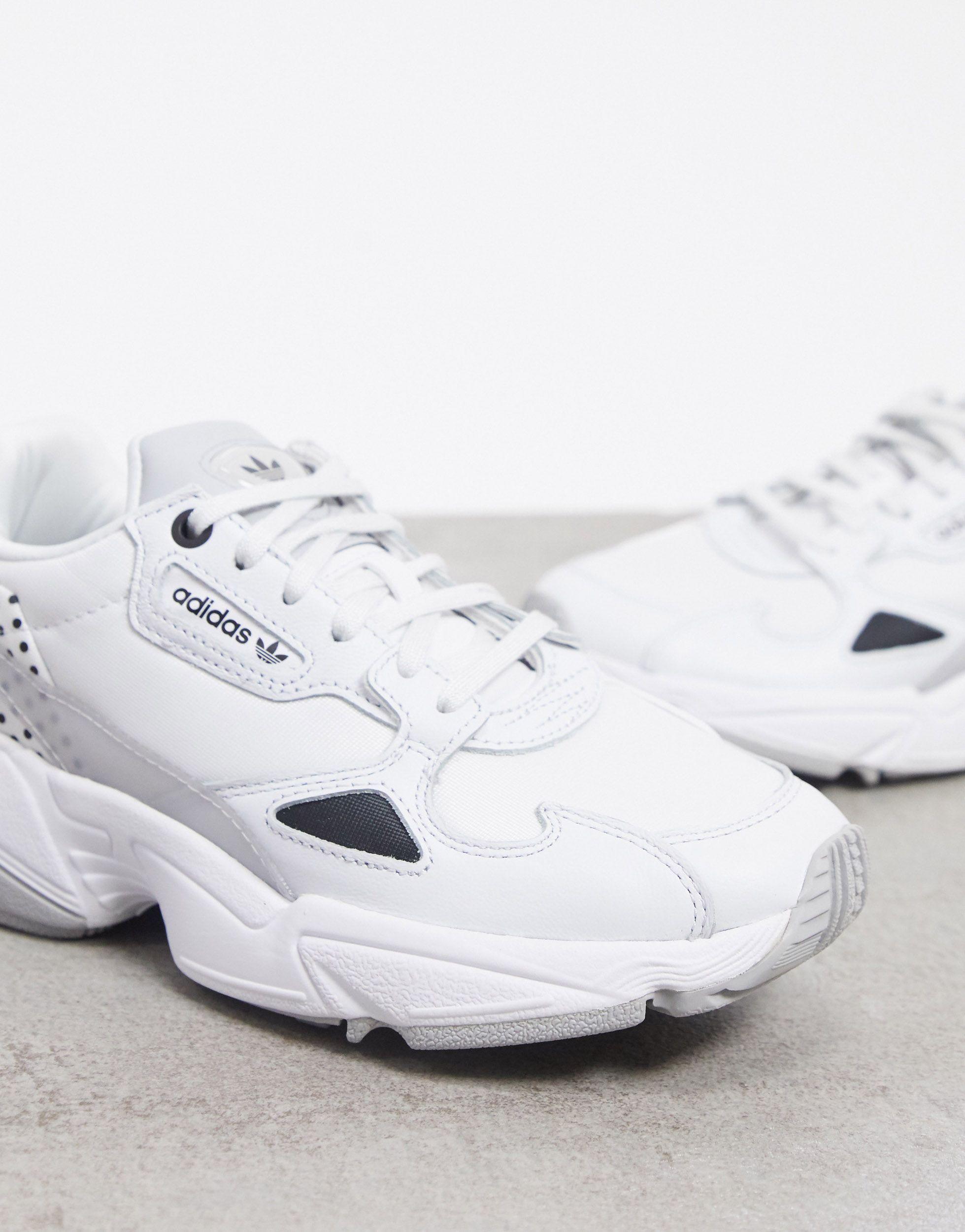 Absorbente Violar hacha adidas Originals Suede Falcon in White/White/Crystal White (White) - Save 54% - Lyst Absorbente Violar hacha adidas Originals Suede Falcon in White/White/Crystal White (White) - Save 54% - Lyst