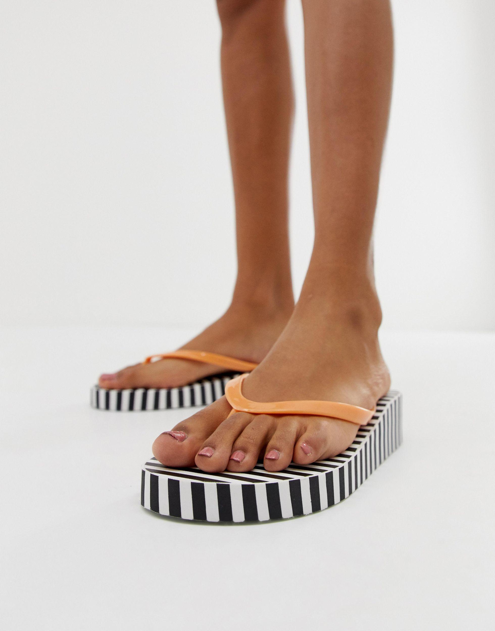 moda flip flops