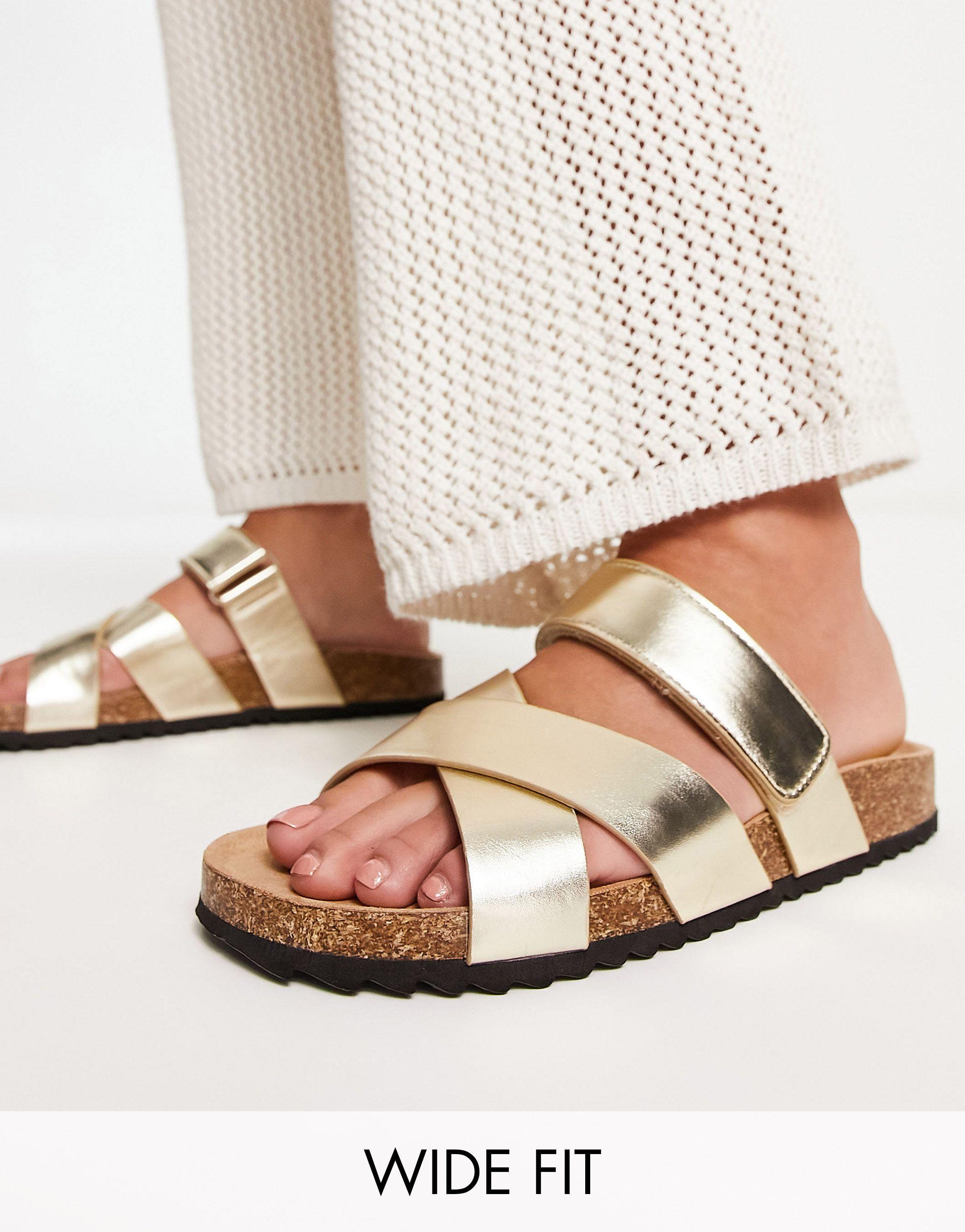 ASOS Fiery - Platte Sandalen Met Kruisbandje En Brede Pasvorm in het  Naturel | Lyst NL