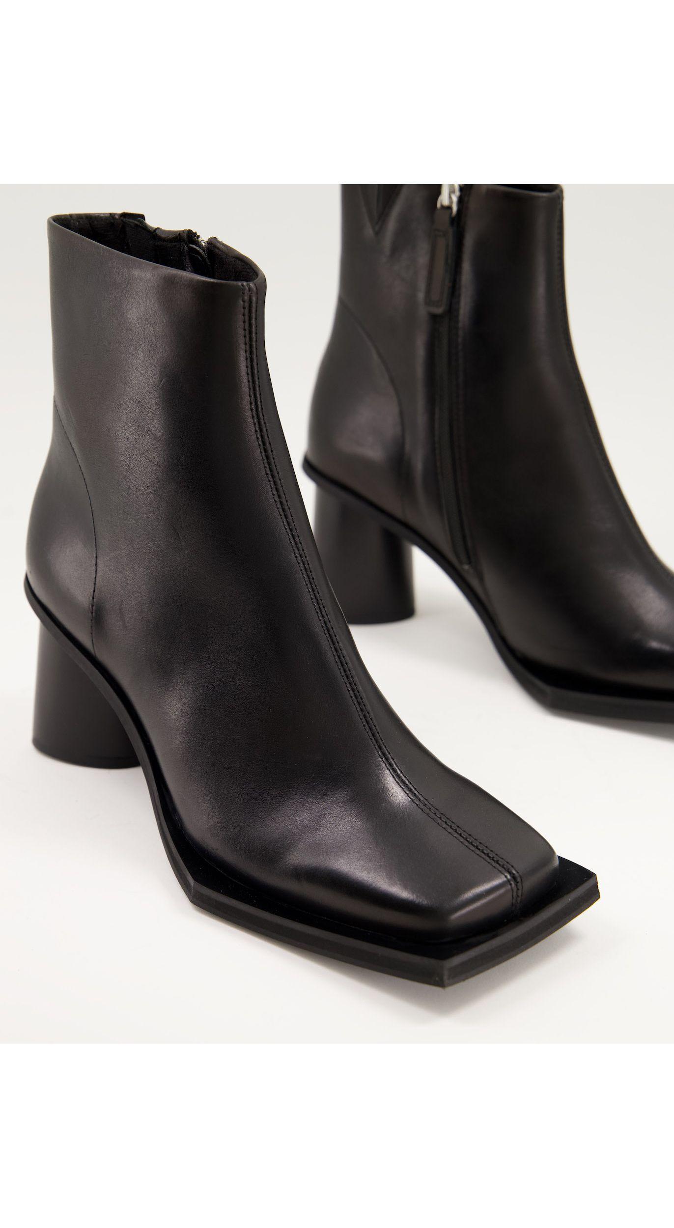 wide flat ankle boots