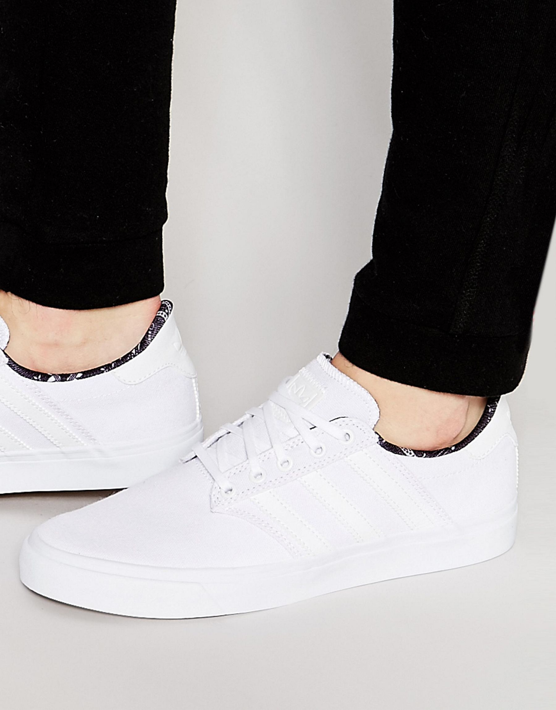 {keywor d} adidas originals seeley