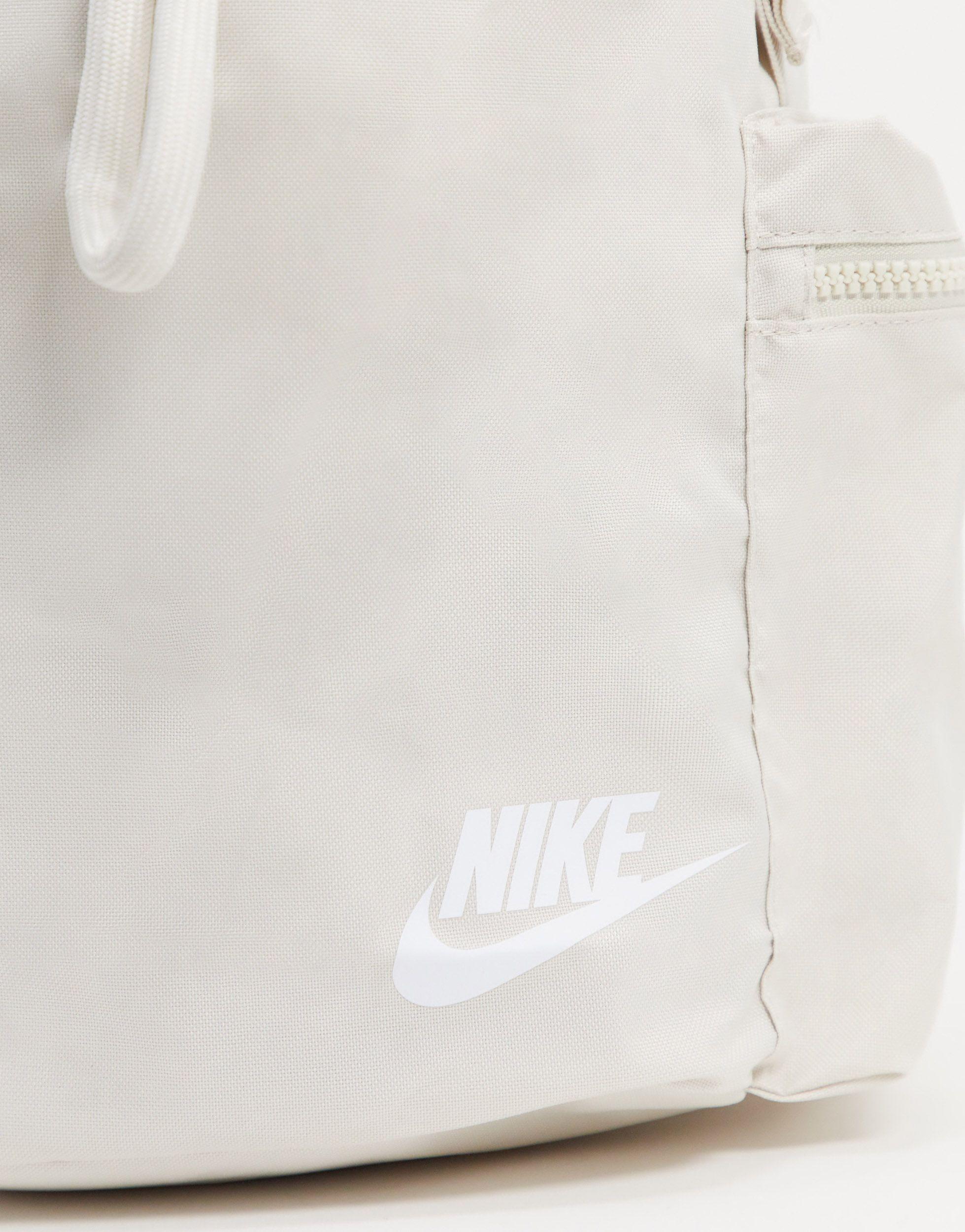 Nike Heritage Rucksack in Beige 