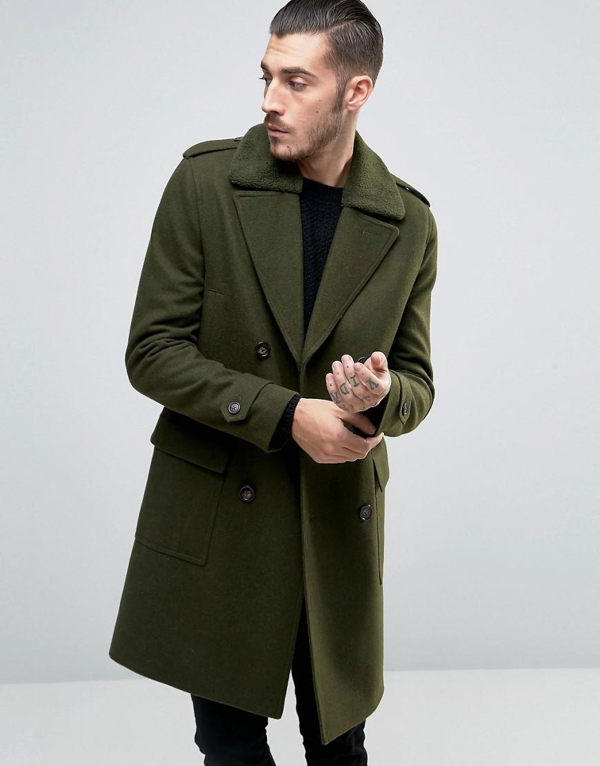Зеленое мужское пальто. Пальто цвета хаки мужское. Зелёное пальто мужское. Модное мужское пальто. Темнрзеленое пальто мужское.