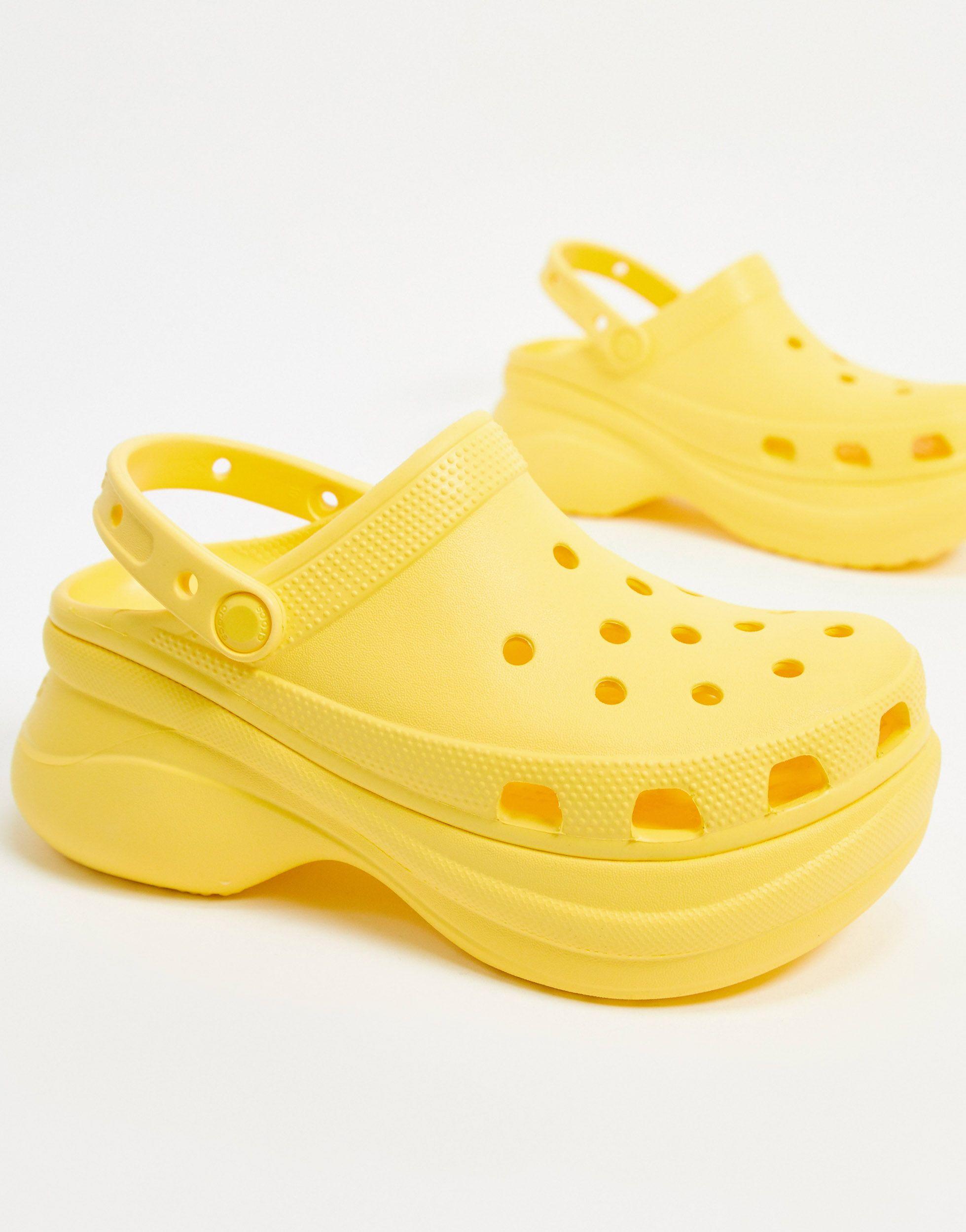 Кроксы на платформе женские. Сабо Баленсиага кроксы. Кроксы желтые сабо platform. Crocs Croslite желтые. Кроксы Clog желтые.