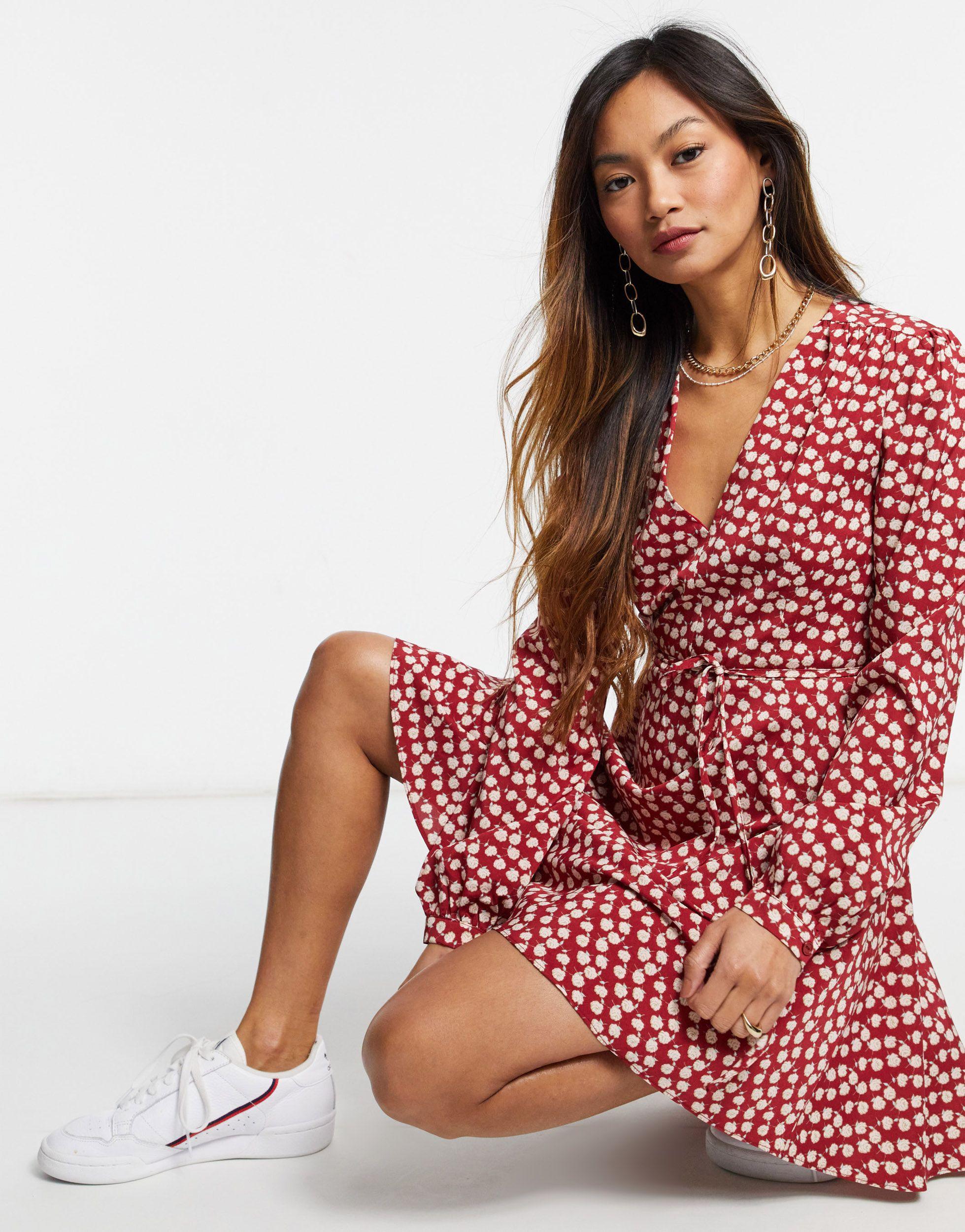 Vestido corto con vuelo, lazo en la cintura y estampado Glamorous de color Rojo | Lyst Vestido corto con vuelo, lazo en la cintura y estampado Glamorous de color Rojo | Lyst