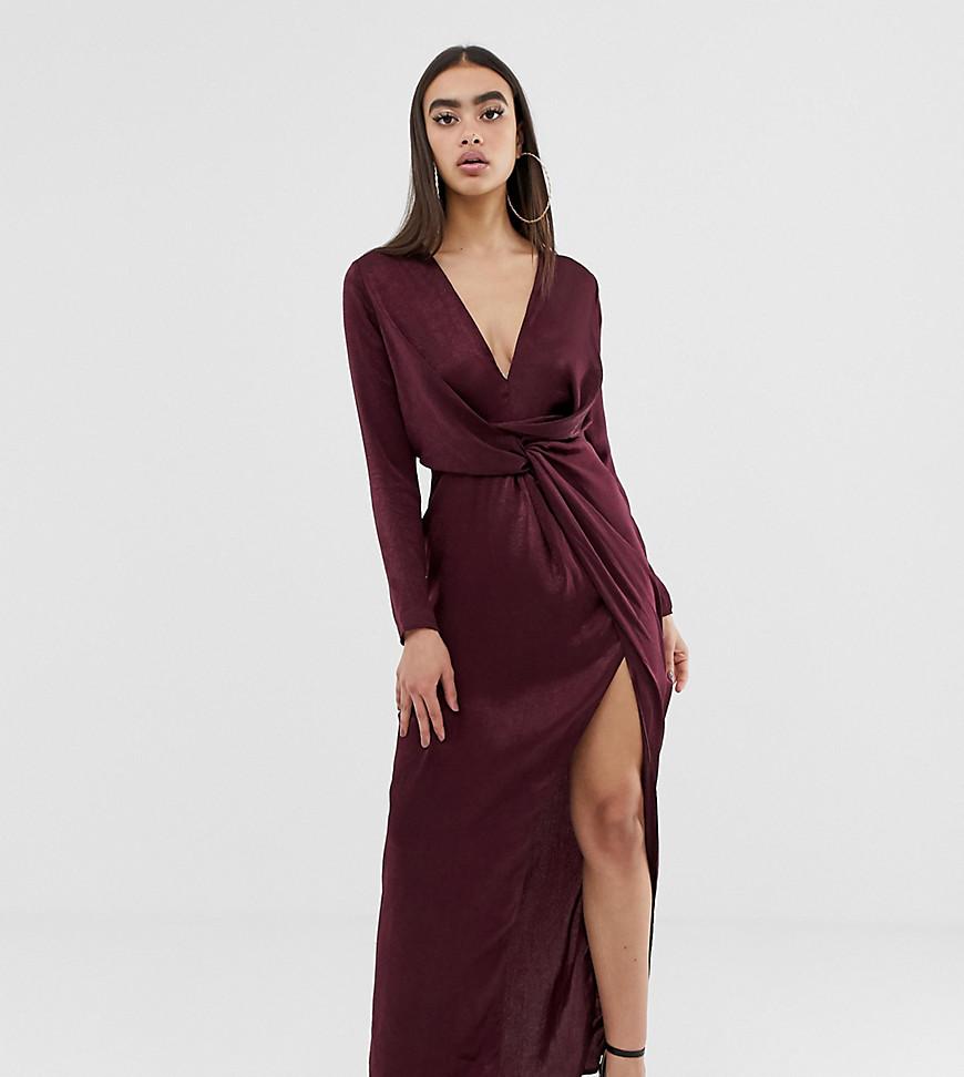 Vestito lungo in raso bordeaux con nodo sul davanti e spacco - di  Missguided in Viola | Lyst