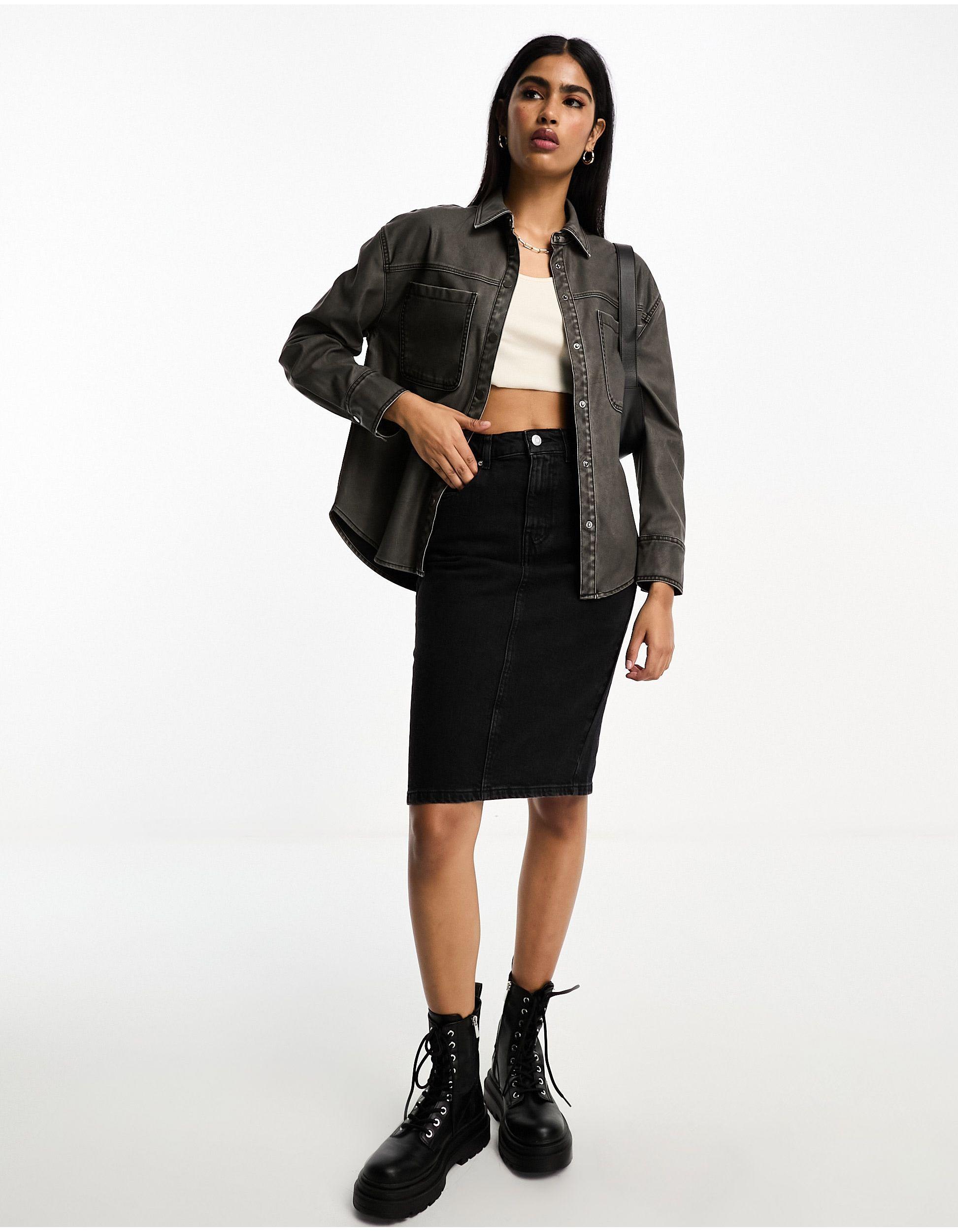 Chemise en imitation cuir delave Stradivarius en coloris Noir Lyst