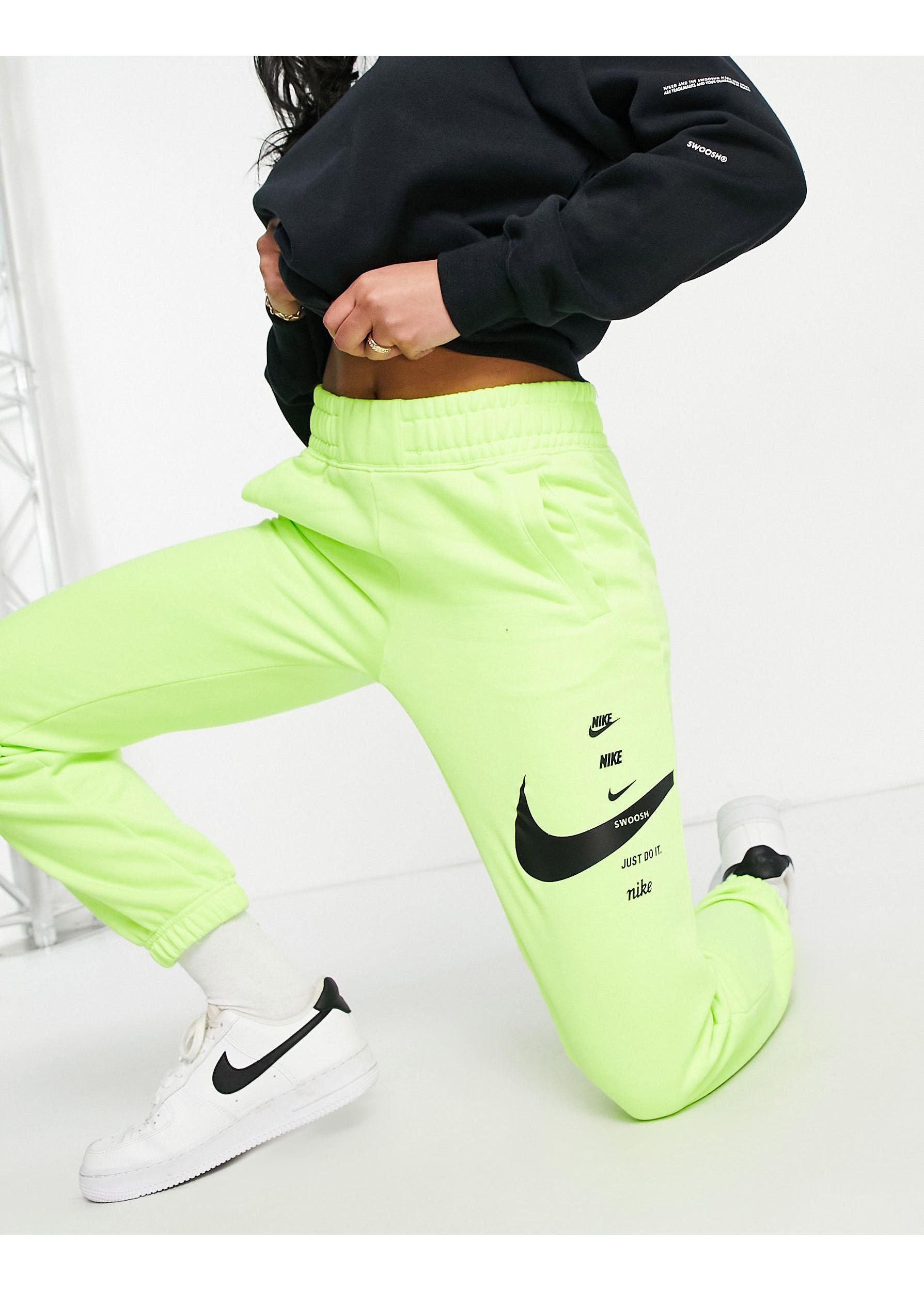 Nike Synthetik – jogginghose mit swoosh-logo in Grün | Lyst AT