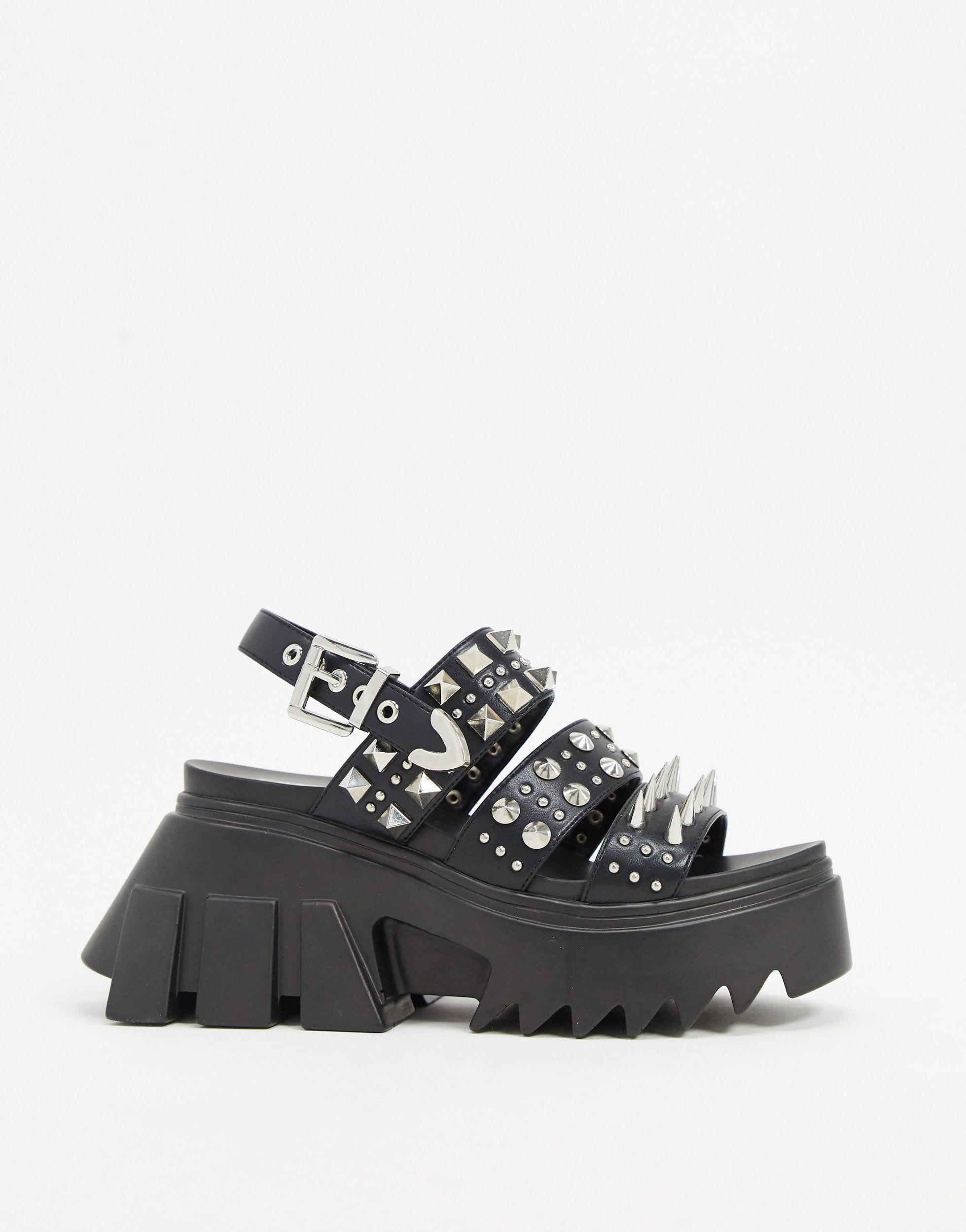 LAMODA Extreme Chunky Sandals in Black 