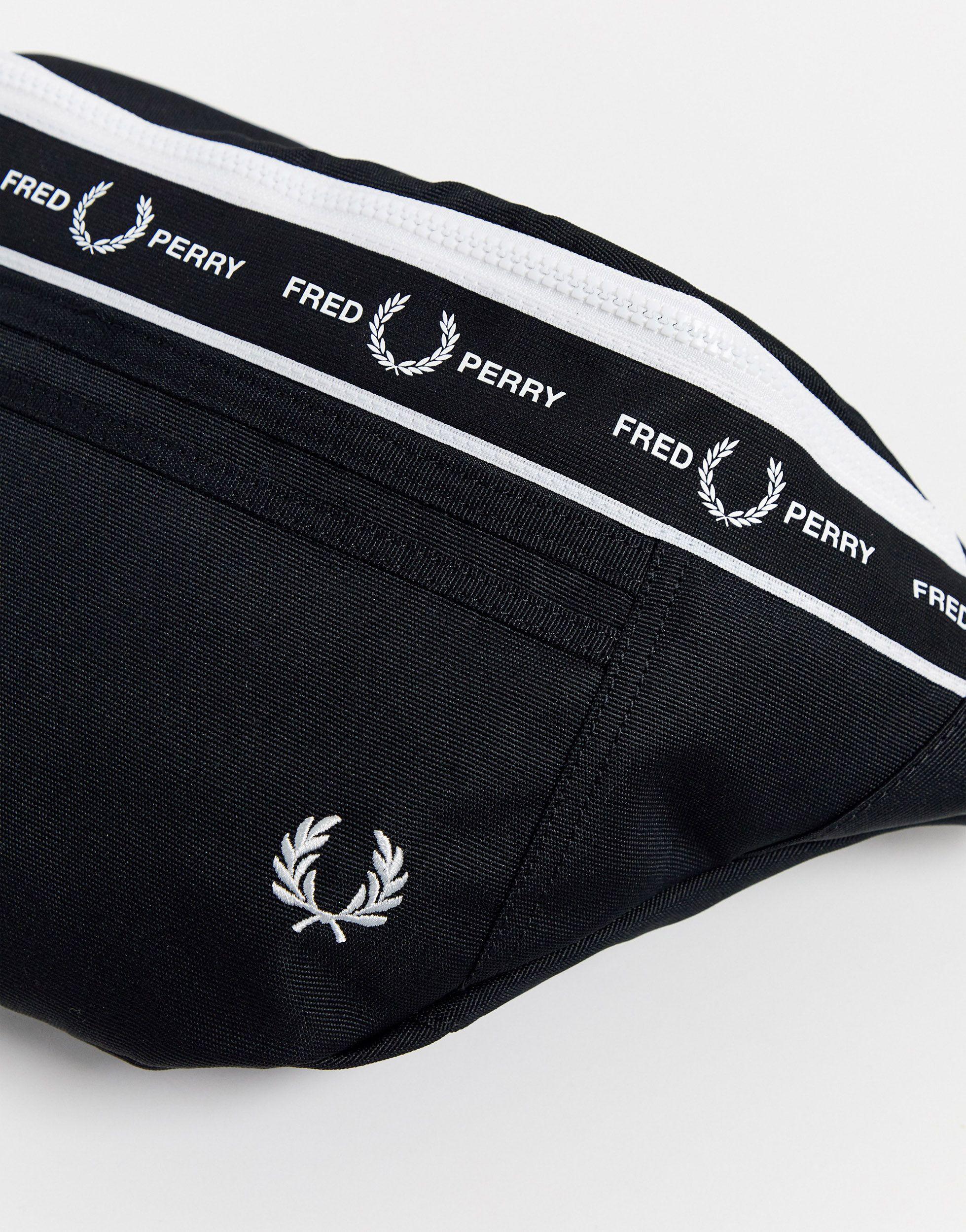 Marsupio oversize con fettuccia con logo neroFred Perry in Materiale  sintetico da Uomo colore Nero | Lyst