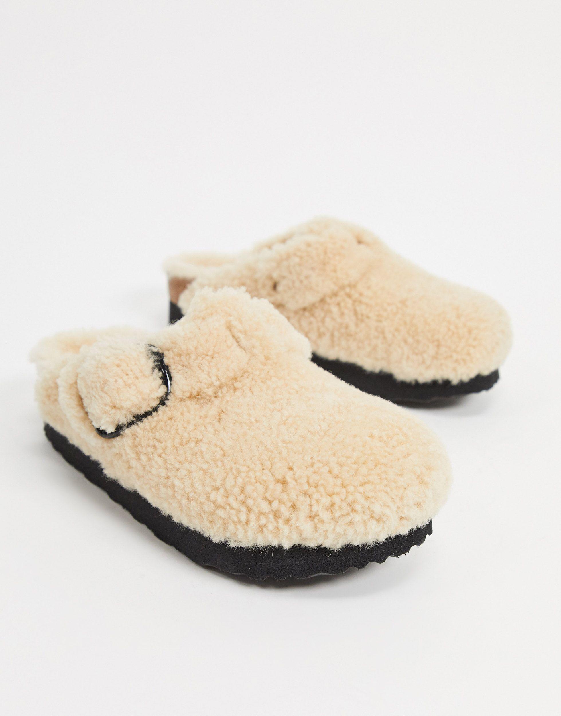Zuecos de borreguito con hebilla grande Papillio Boston-Beis Birkenstock de  Ante de color Neutro | Lyst
