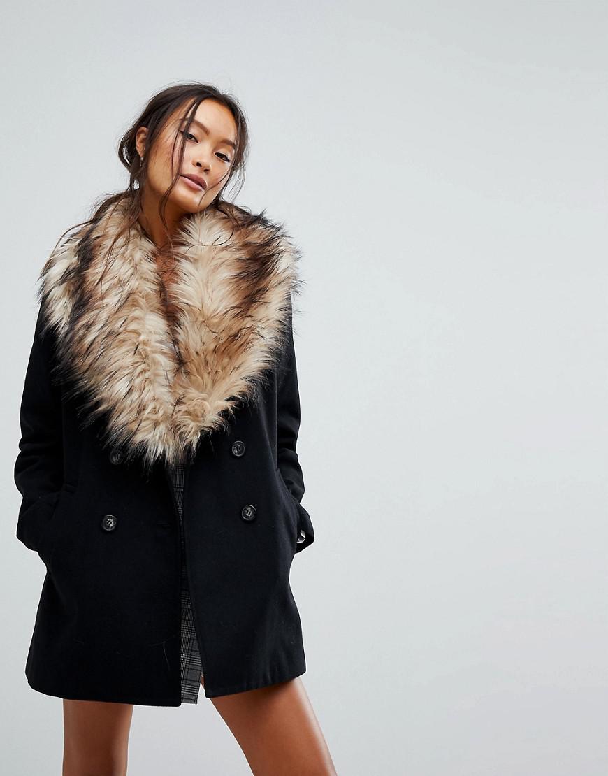 black shawl with fur collar