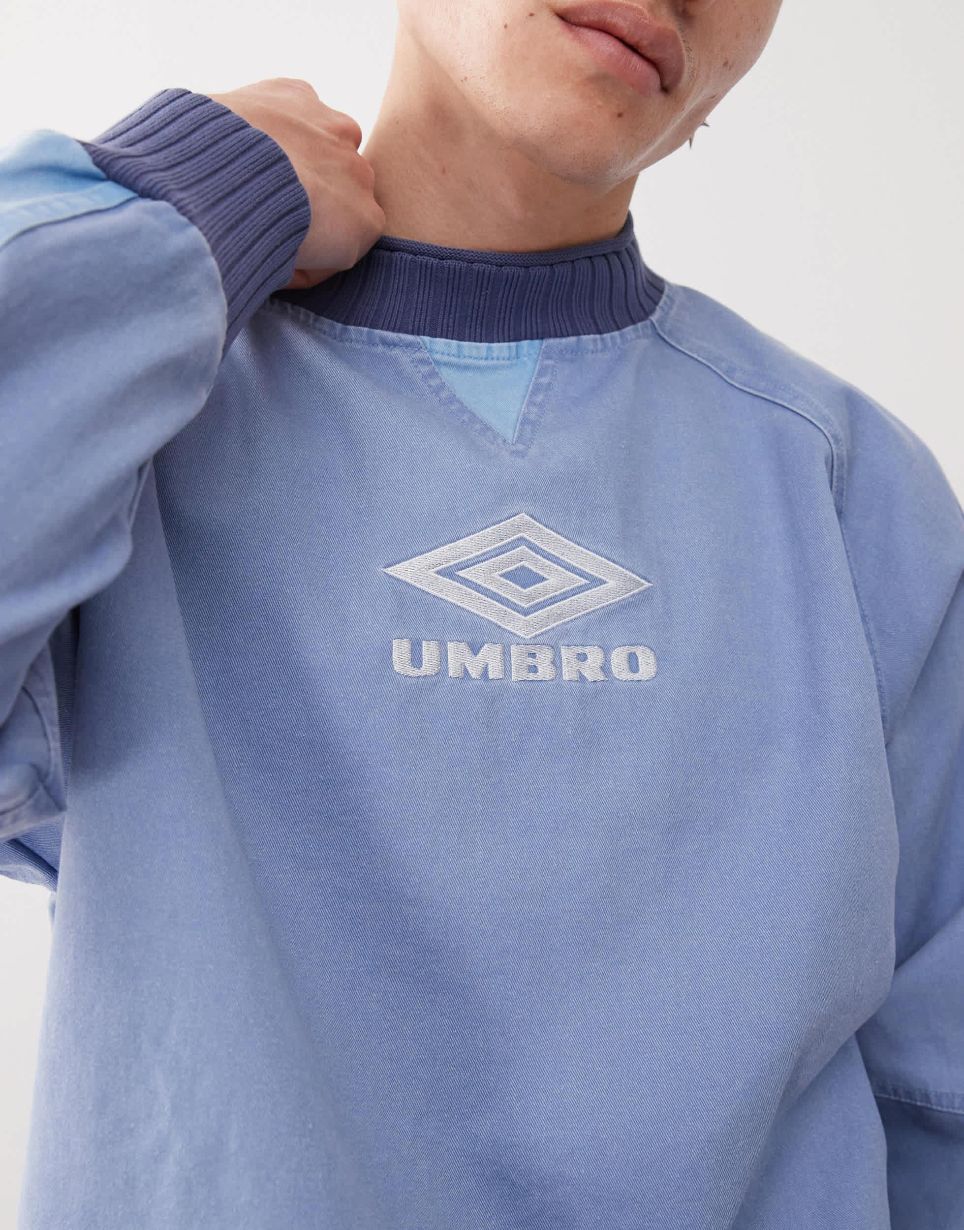 【UMBRO】 Essential Plus Embroid Lettering Hooded T-Shirt ★ UMBRO】Essential Plus Embroidered Lettering Hooded T-shirt