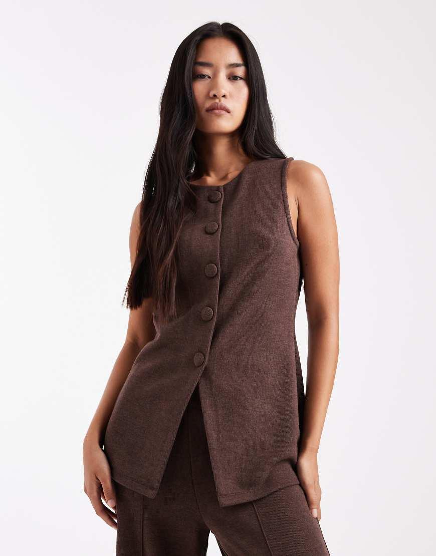 New Look Sleeveless and tank tops for Women Online Sale up to 70