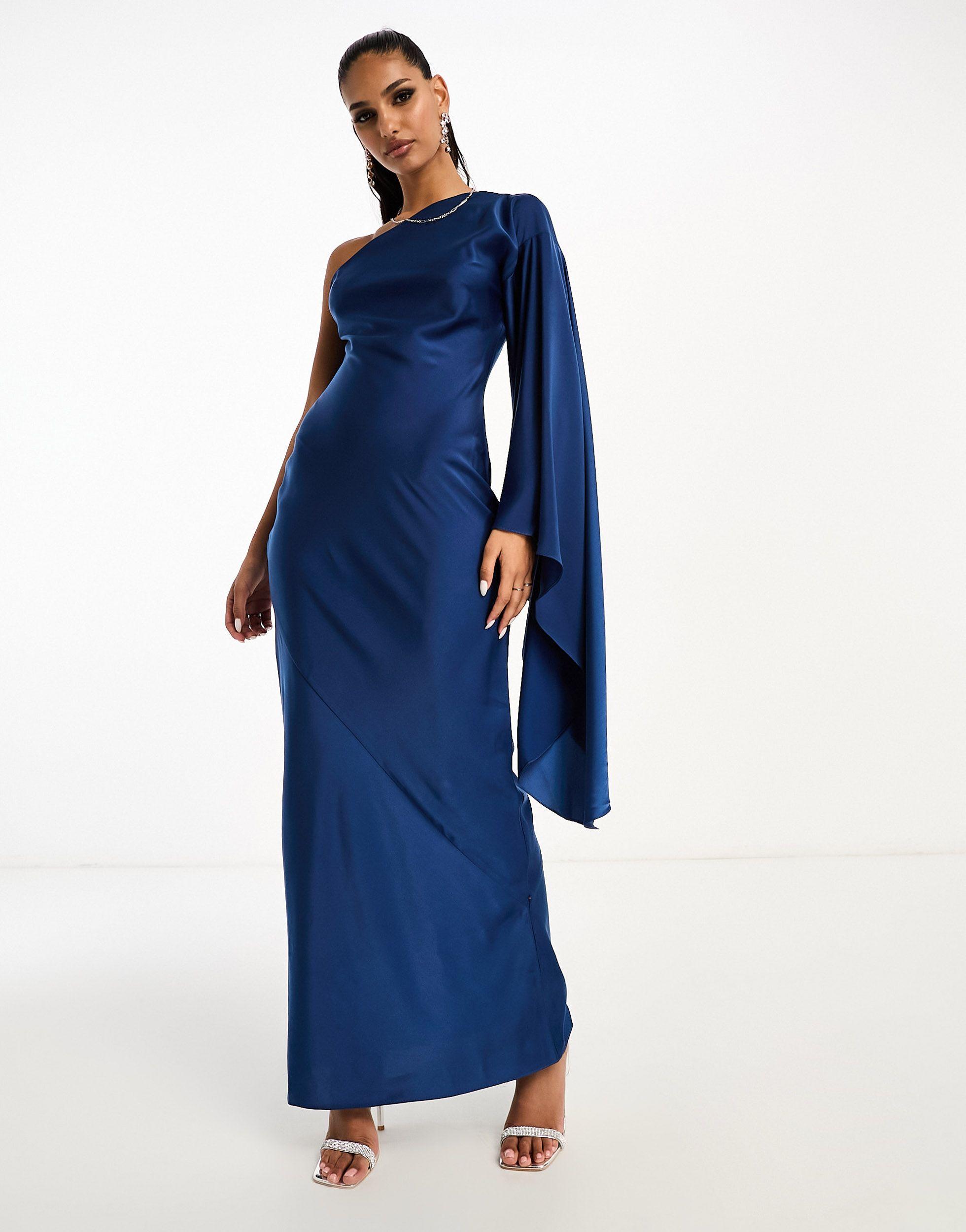 Robe longue asymétrique en satin à manche unique évasée et détail au dos  ASOS en coloris Bleu | Lyst