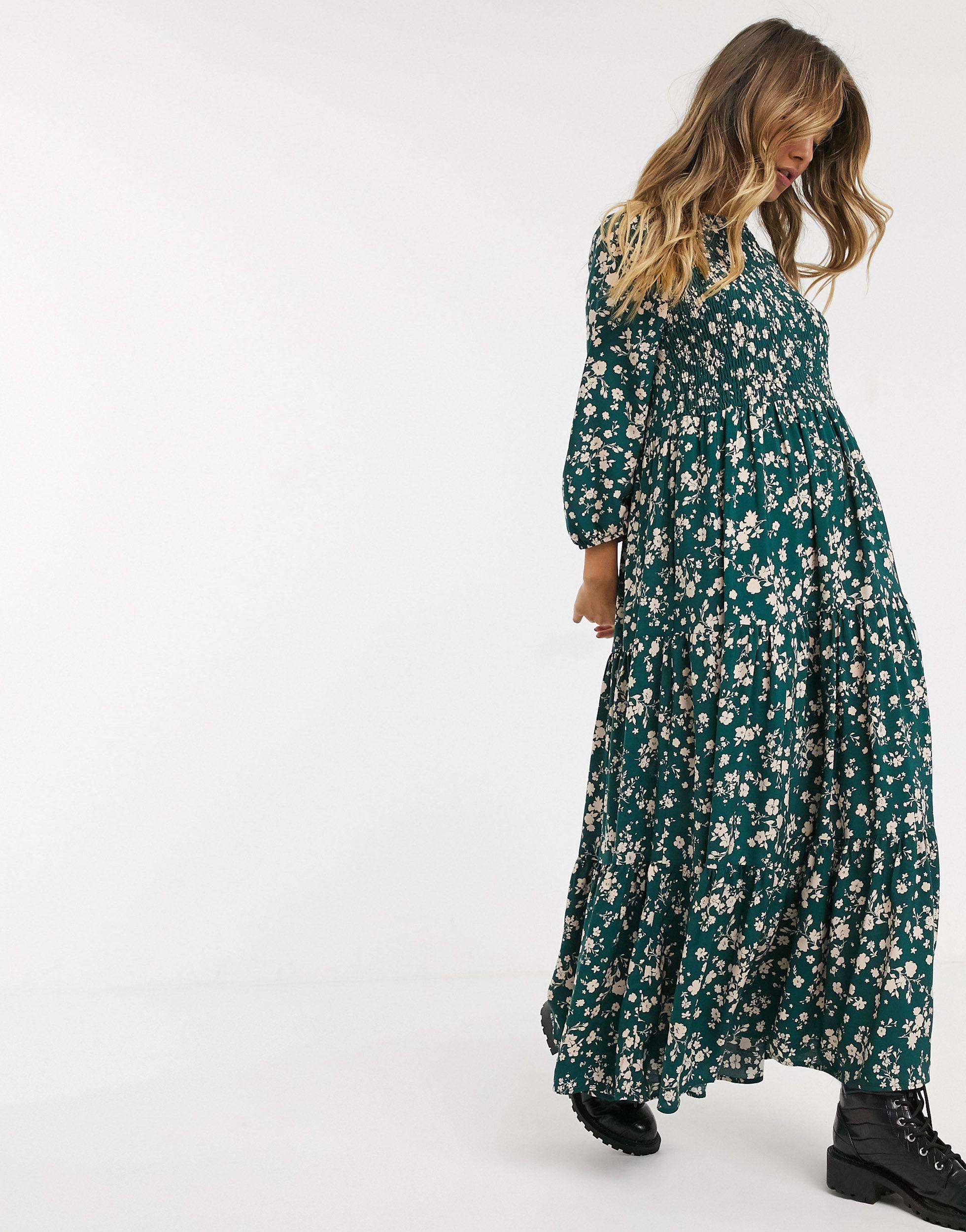 Robe mi-longue babydoll à fleurs froncée Pull&Bear en coloris Vert | Lyst