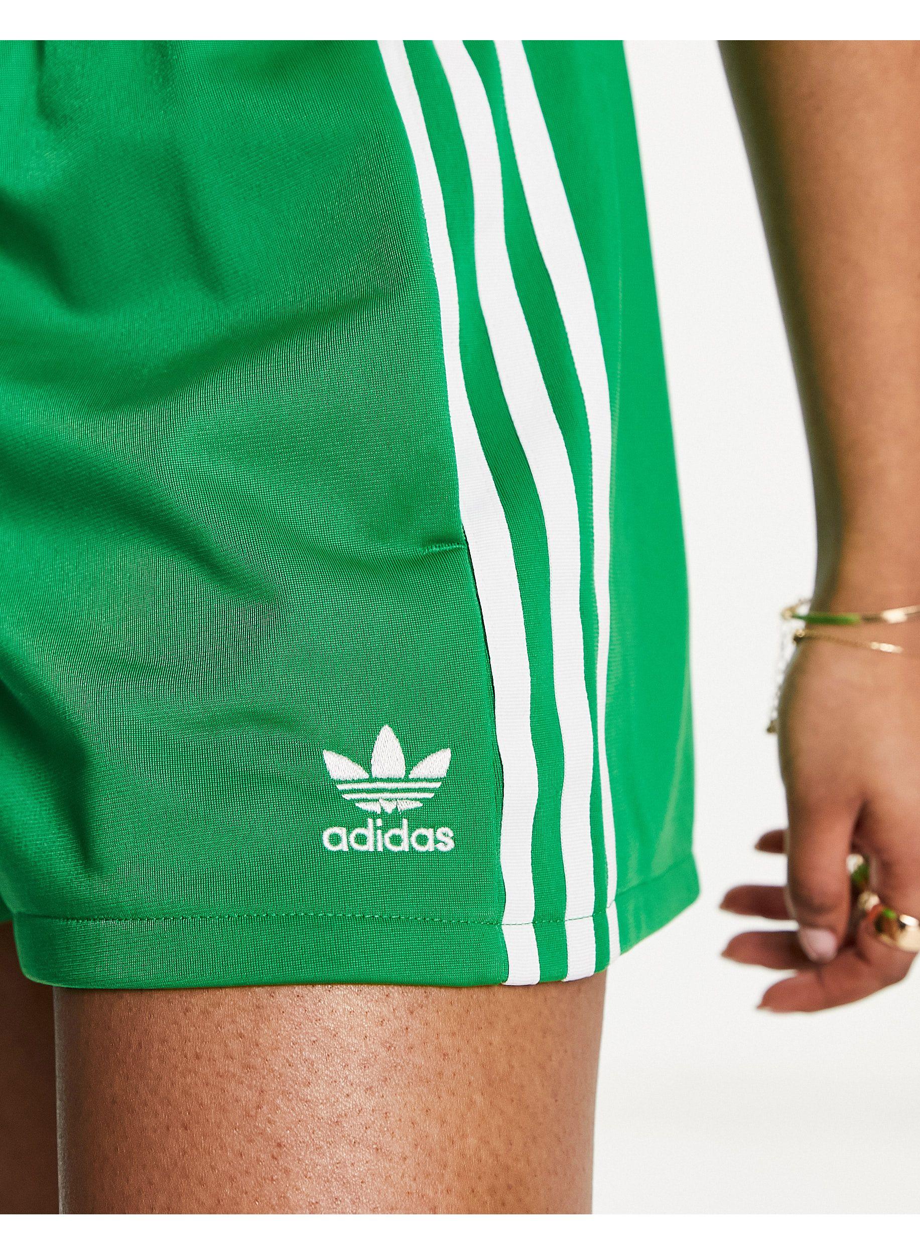 Pantaloncini verdi con tre strisce di adidas Originals in Verde | Lyst