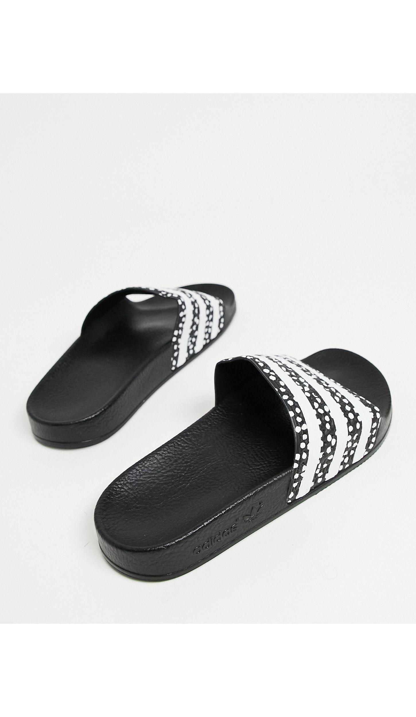 adidas Originals Adilette - Slippers Met Stippenprint in het Zwart | Lyst NL