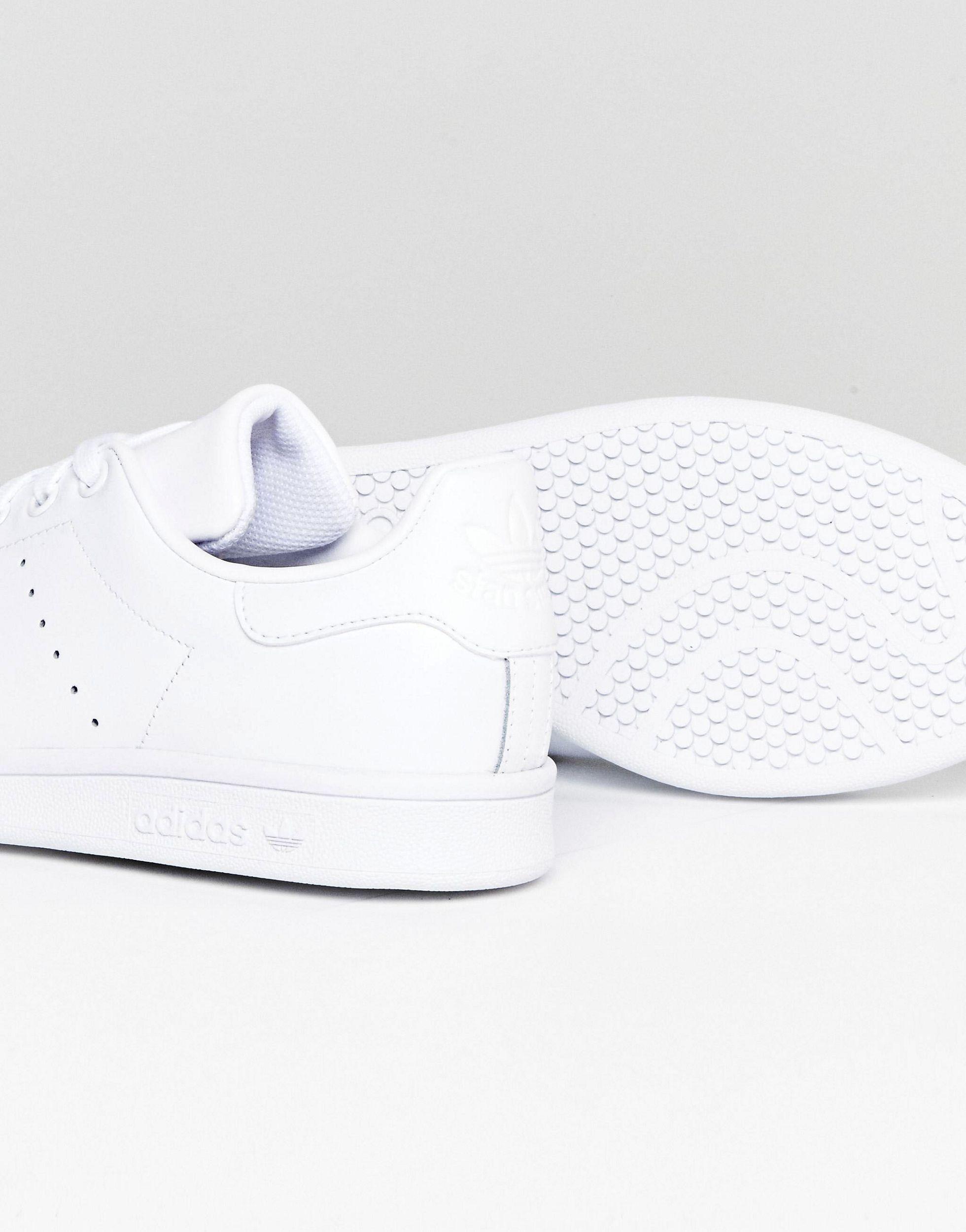 adidas originals stan smith sneakers in white s75104