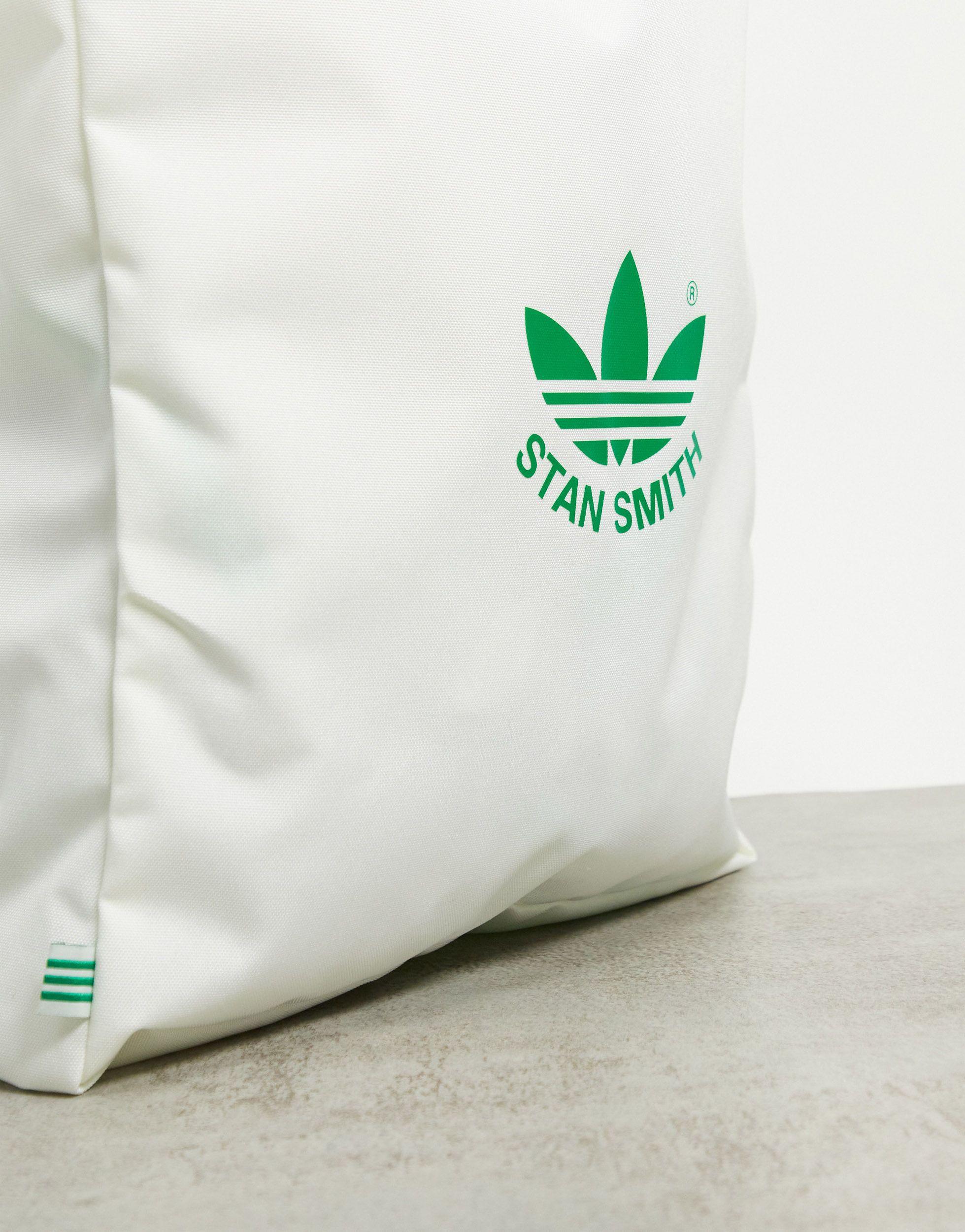 Bolso tote con logo estampado stan smith adidas Originals de color Blanco |  Lyst