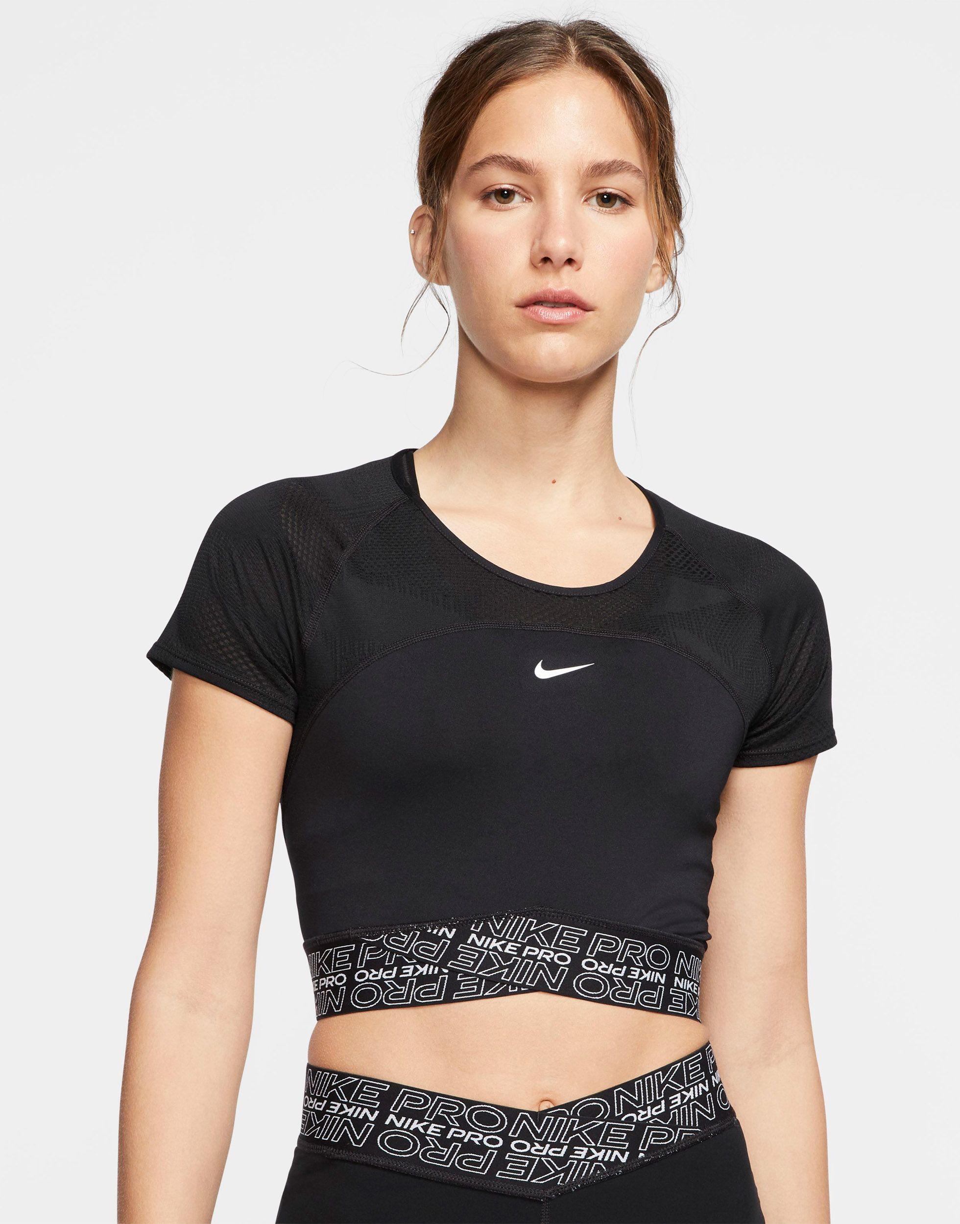 Empuje margen rojo Nike Nike Pro Training Cropped T-shirt With Mesh Inserts in Black | Lyst