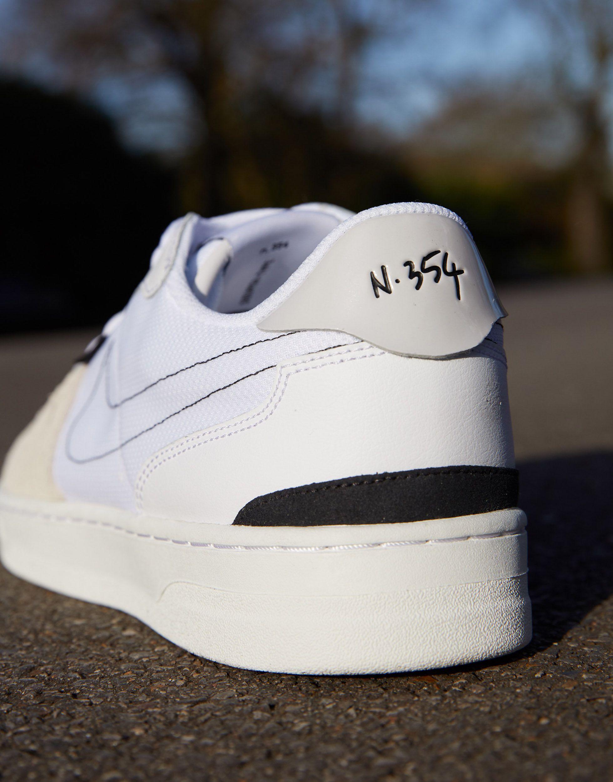 nike squash type sneakers