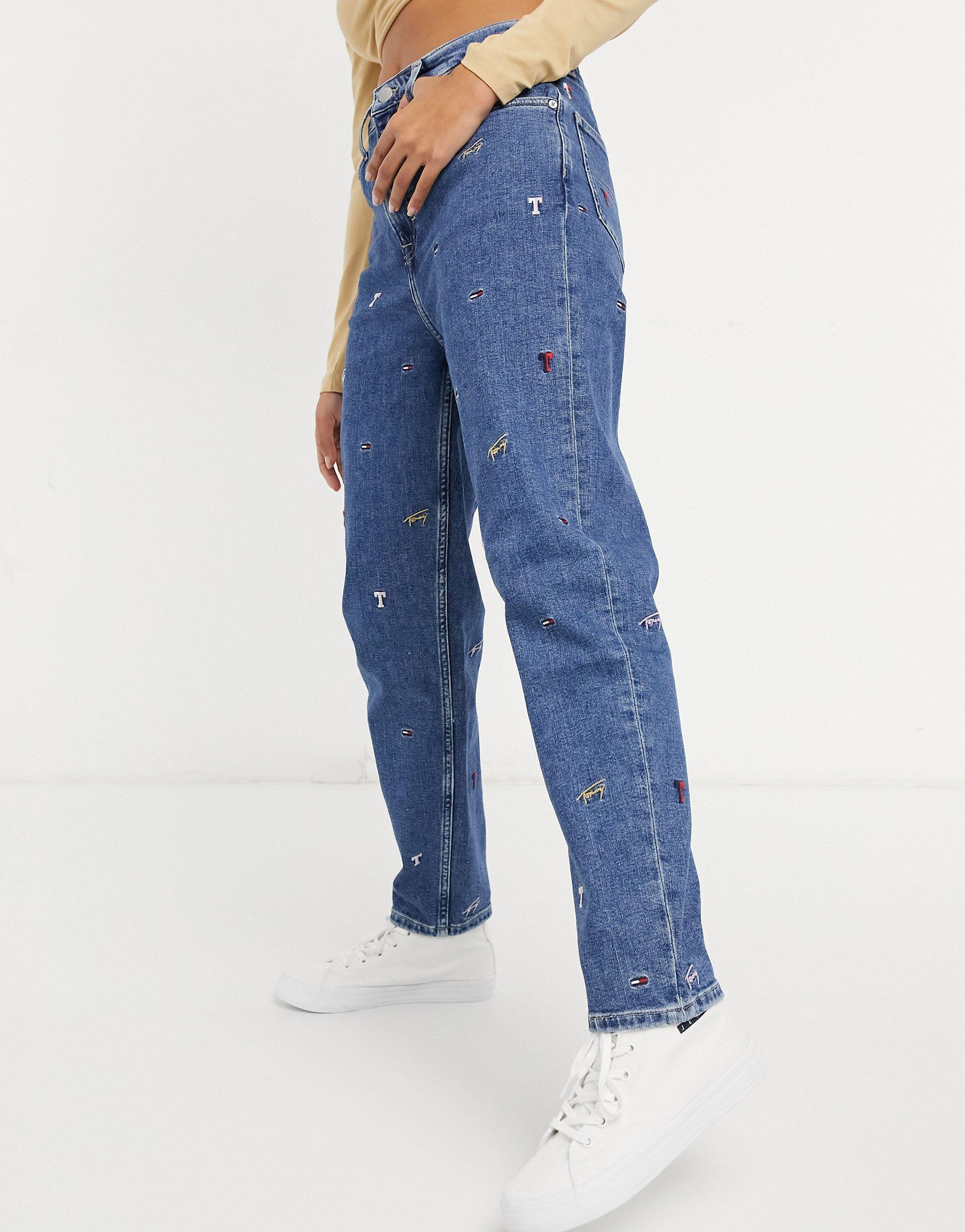 Mom jeans con ricami lavaggio chiaroTommy Hilfiger in Denim di colore Blu |  Lyst