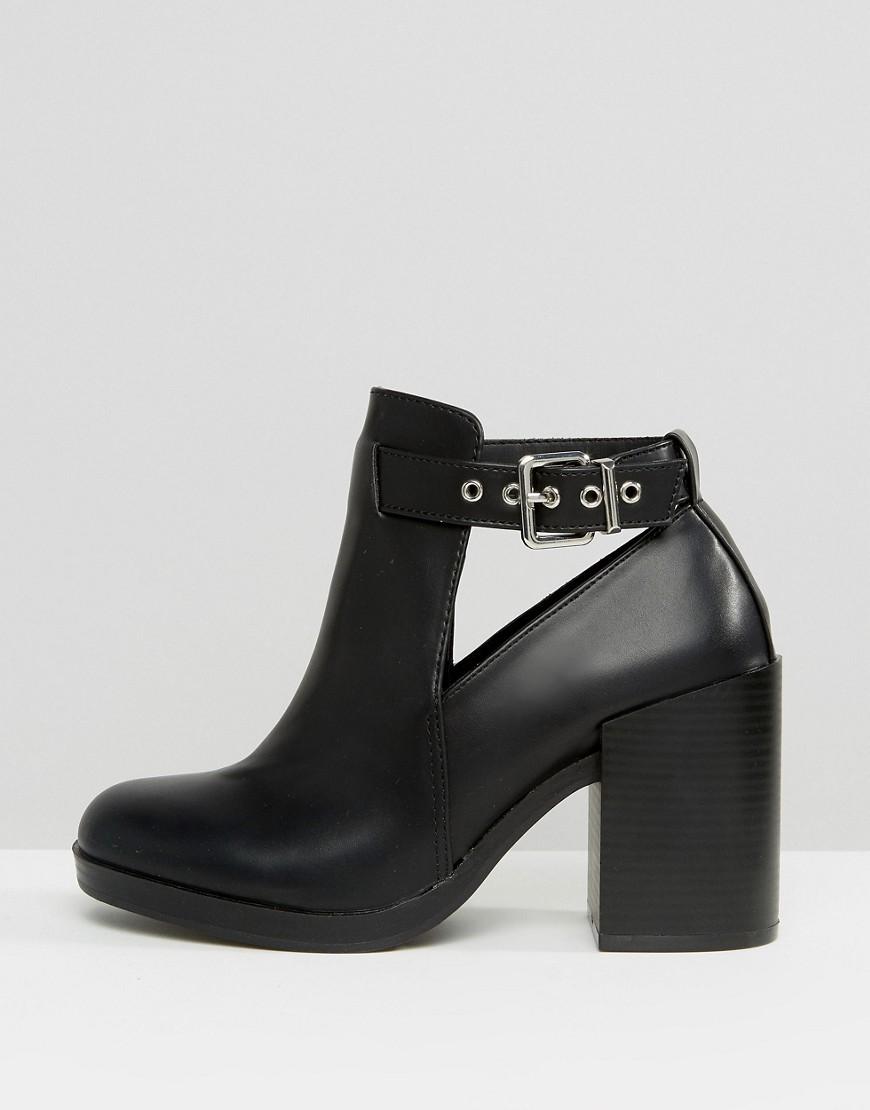 pull and bear cut out boots
