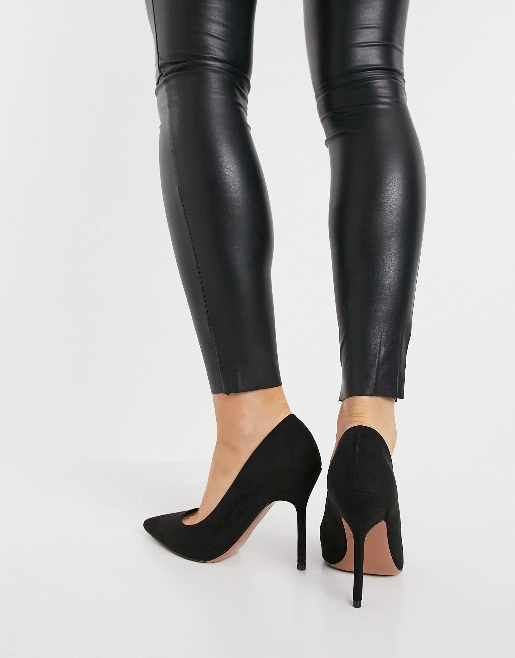 Zwarte pumps met zacht voetbed in leer look | Silhouette