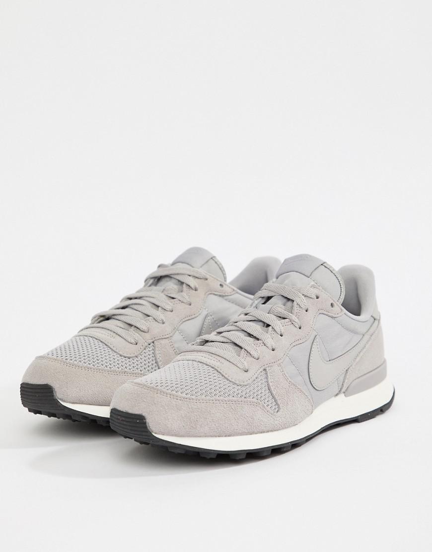 nike internationalist se trainers in grey
