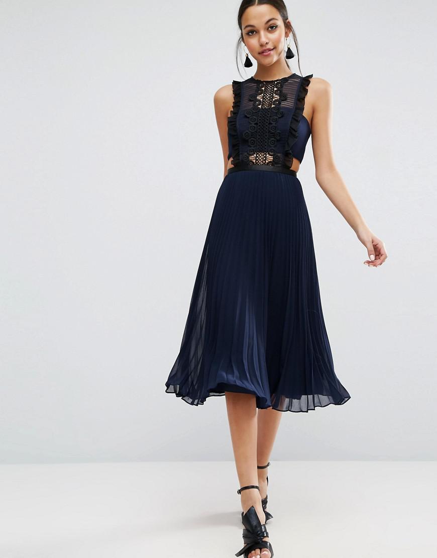 lace pinafore