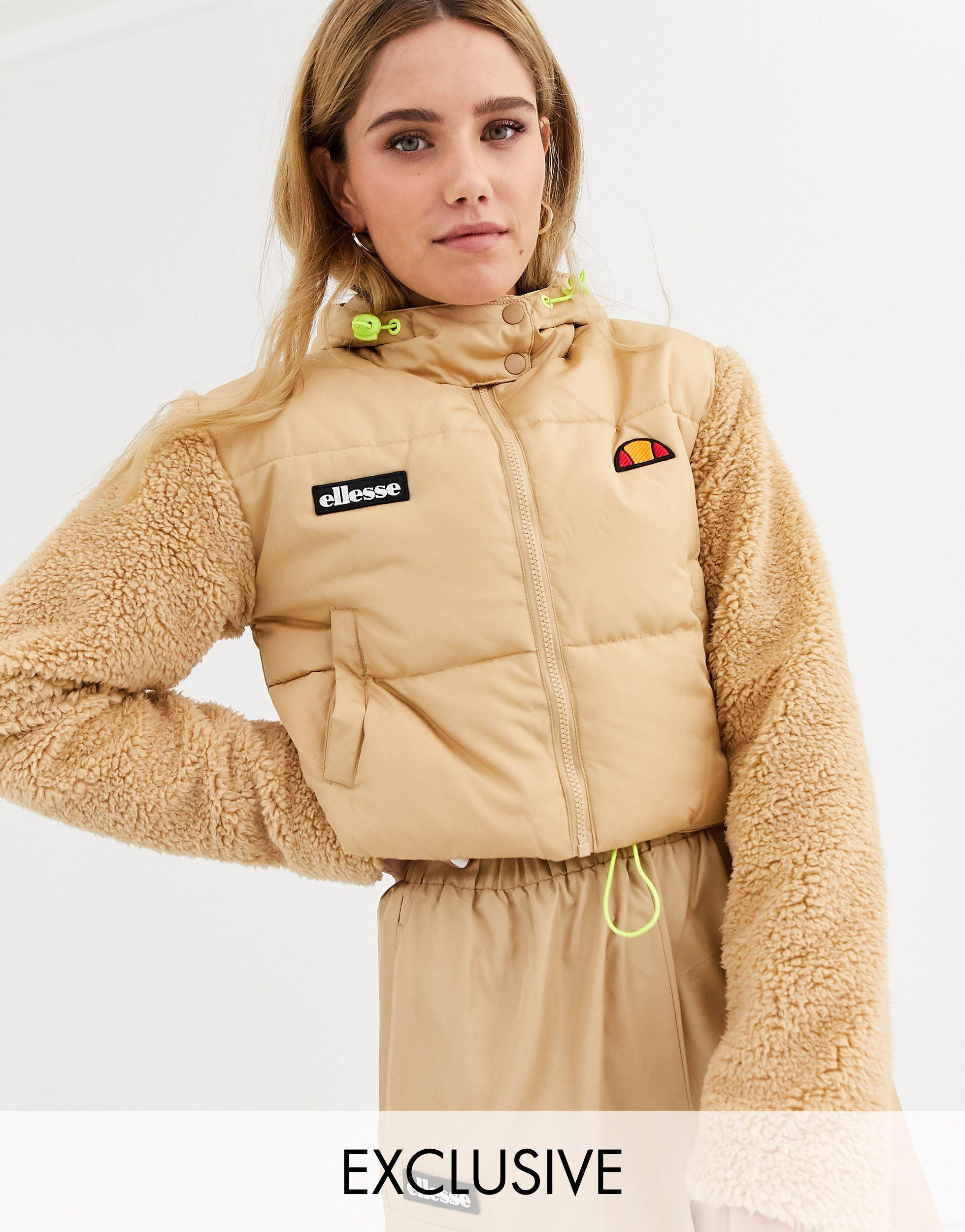Ellesse Synthetic Cropped Padded Jacket With Sherpa Sleeves in Beige  (Natural) - Lyst