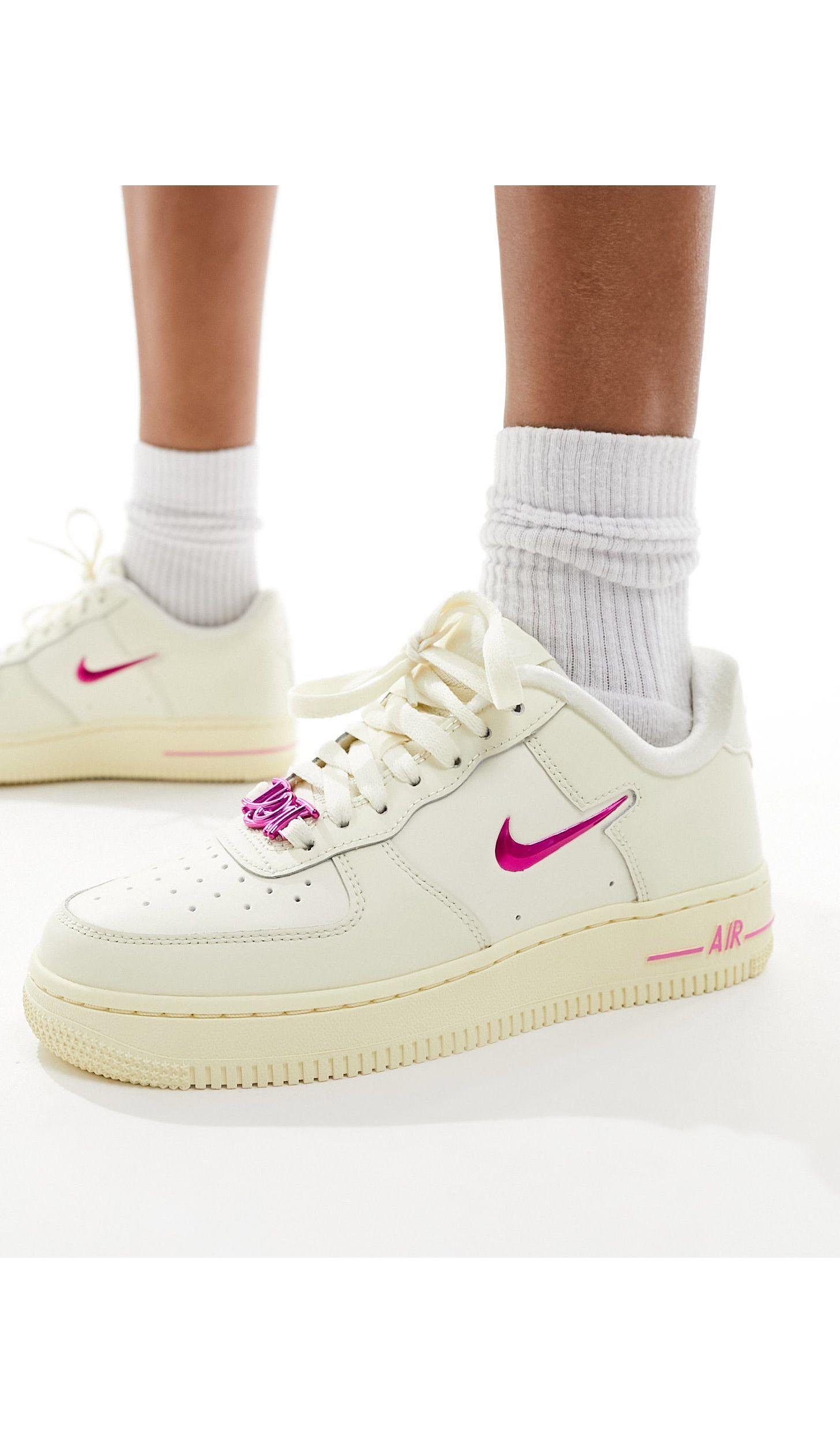 Nike Air Force 1 07 Sneakers Voor Dames in het Wit Lyst NL