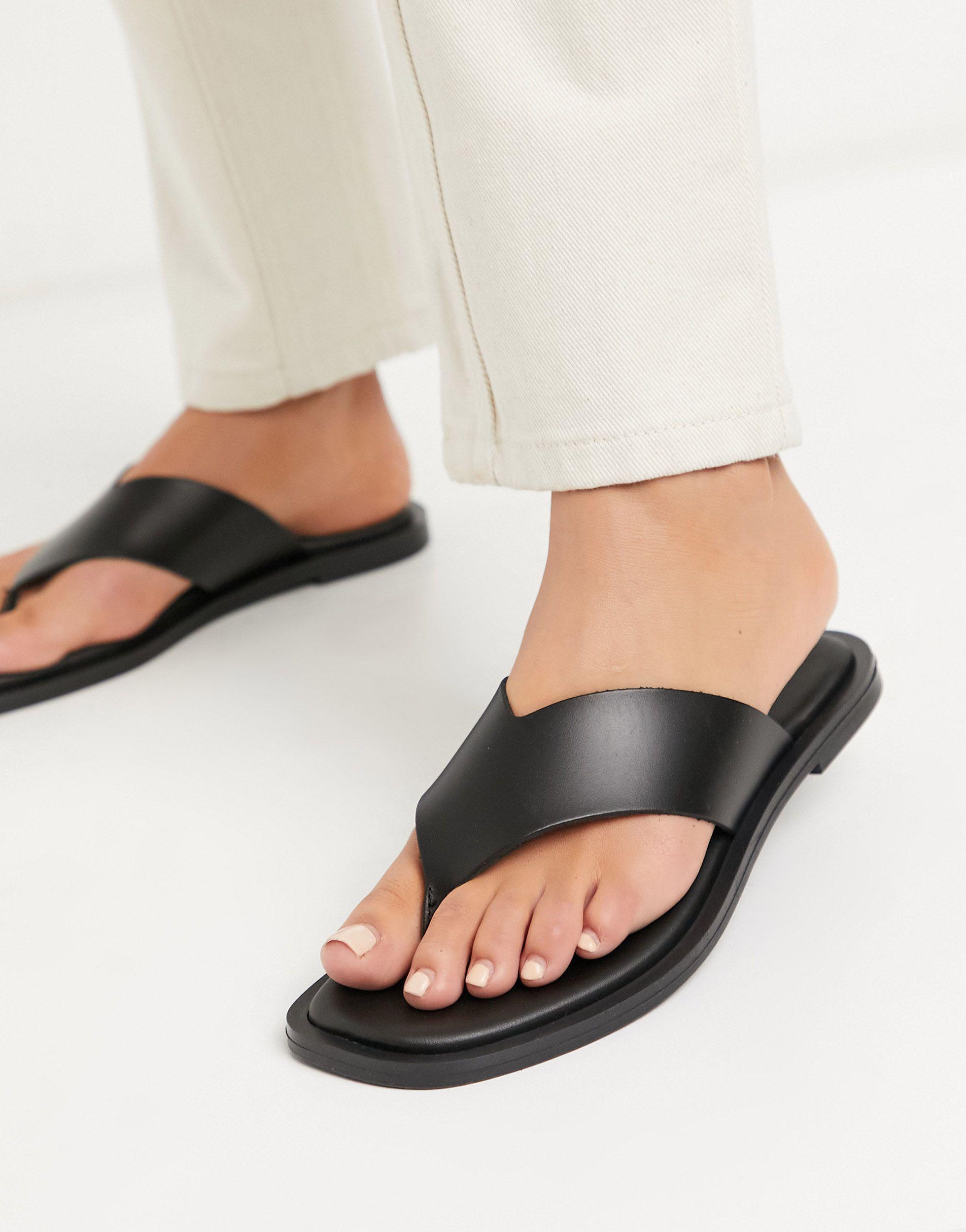 New Look Leather Toe Thong Flat Sandal in Black | Lyst