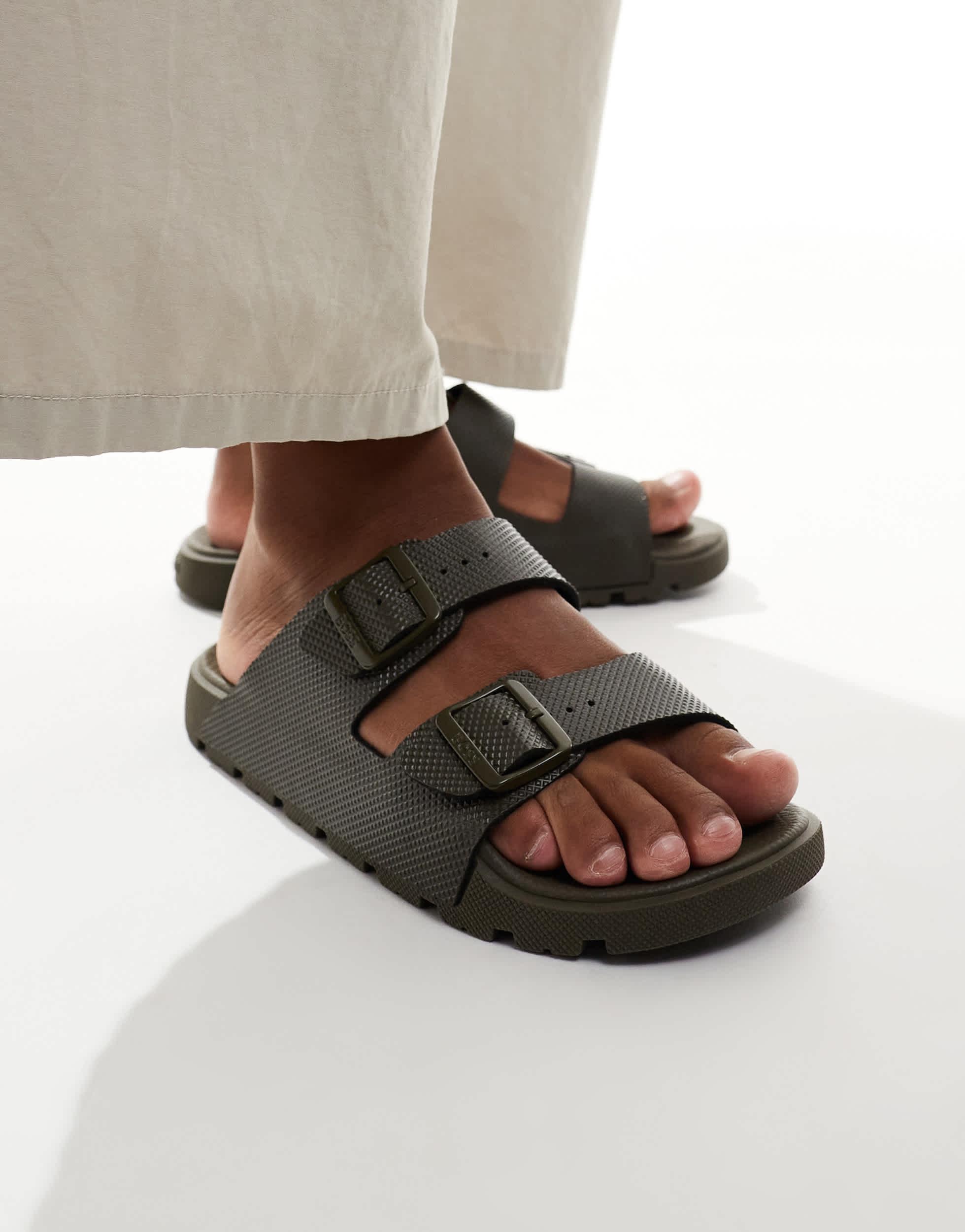 サンダル BOSS Men Sandals Green 50536835 342 BOSS - Italian-made slides with large logo detail - Light Green