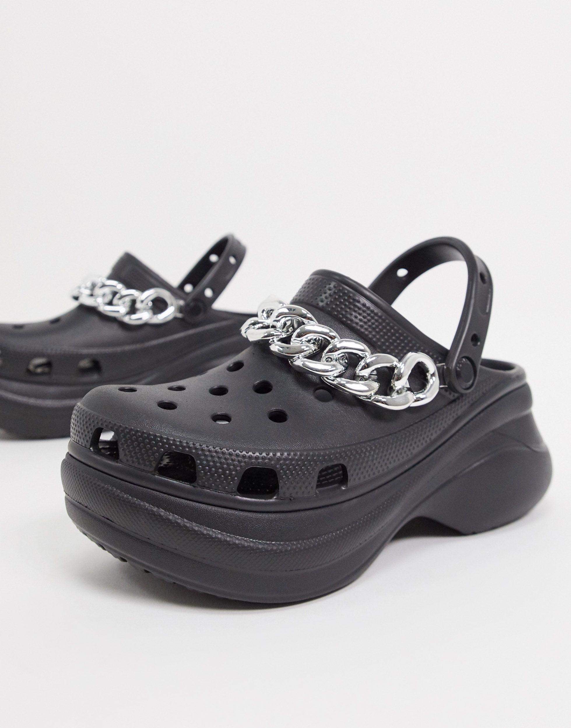 Bae - Sabots plateformes classiques avec chaîne Crocs™ en coloris Noir |  Lyst