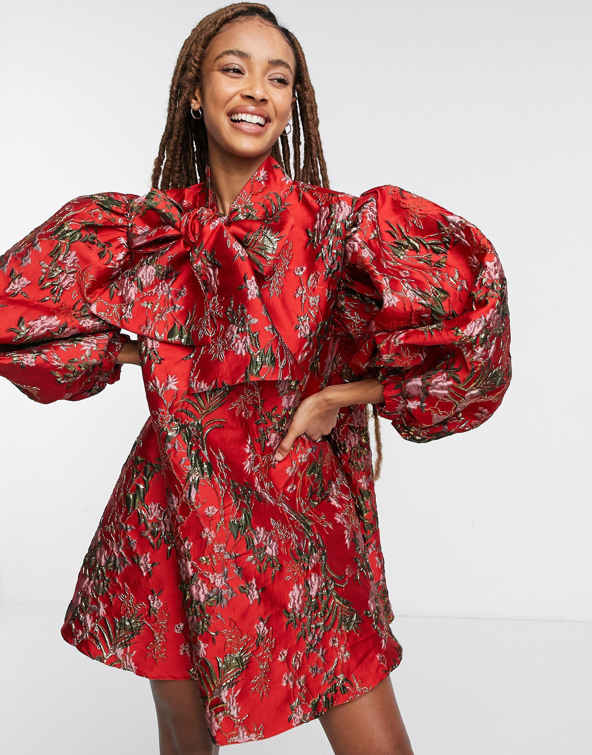 Robe babydoll courte en jacquard avec nœud oversize et manches volumineuses  - floral Sister Jane en coloris Rouge | Lyst