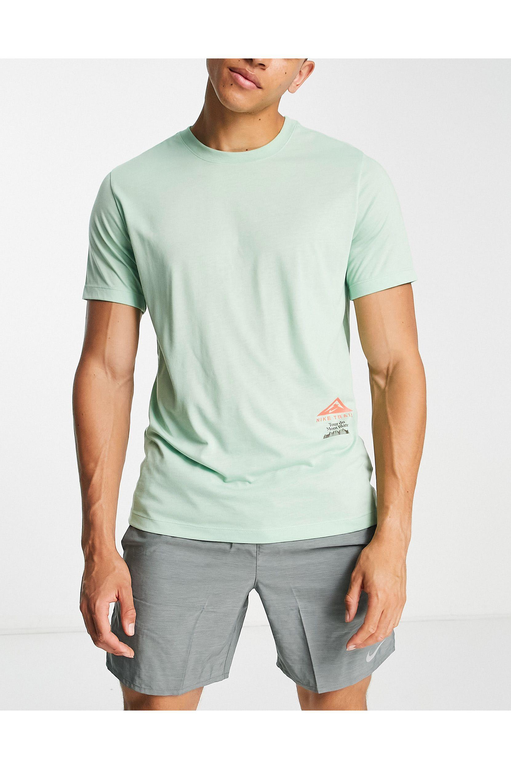 Nike Trail Tour Du Mont Blanc Graphic T-shirt in Green for Men | Lyst