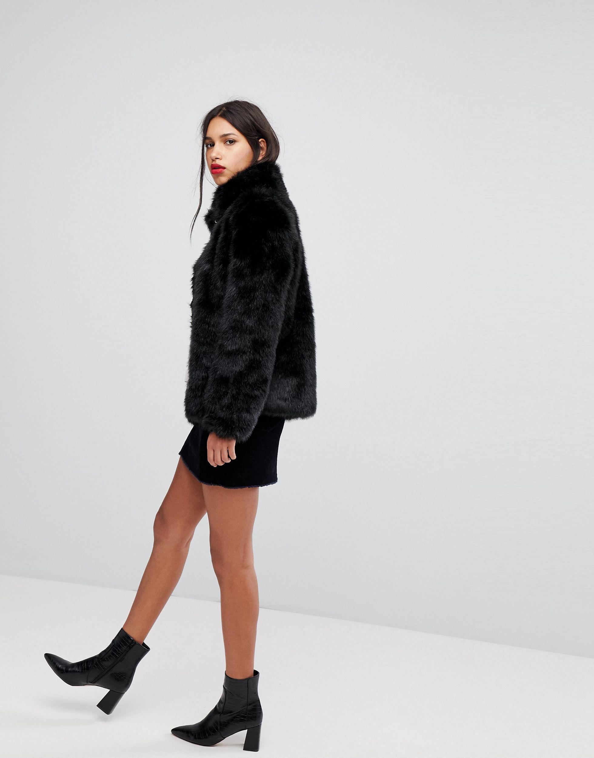 Vero Moda Short Faux Fur Jacket in 