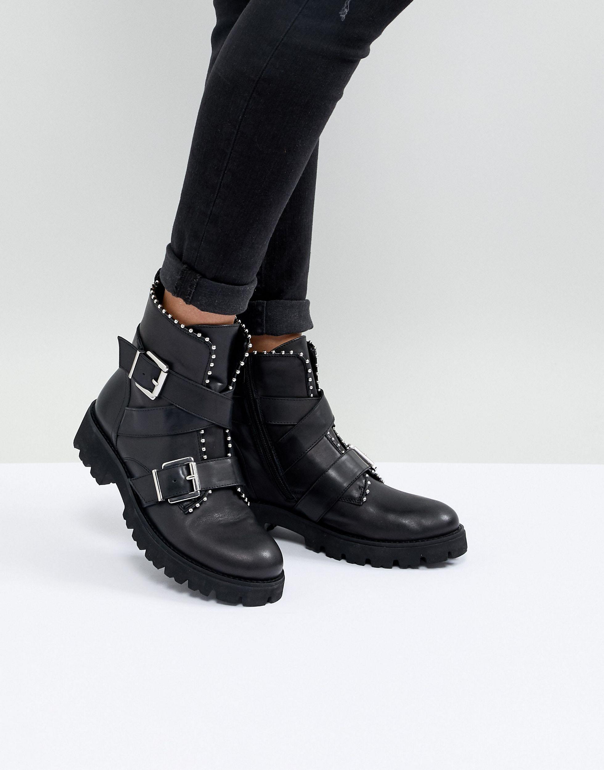 Steve Madden Leer Laarzen Met Gesp En Studs in het Zwart - Lyst