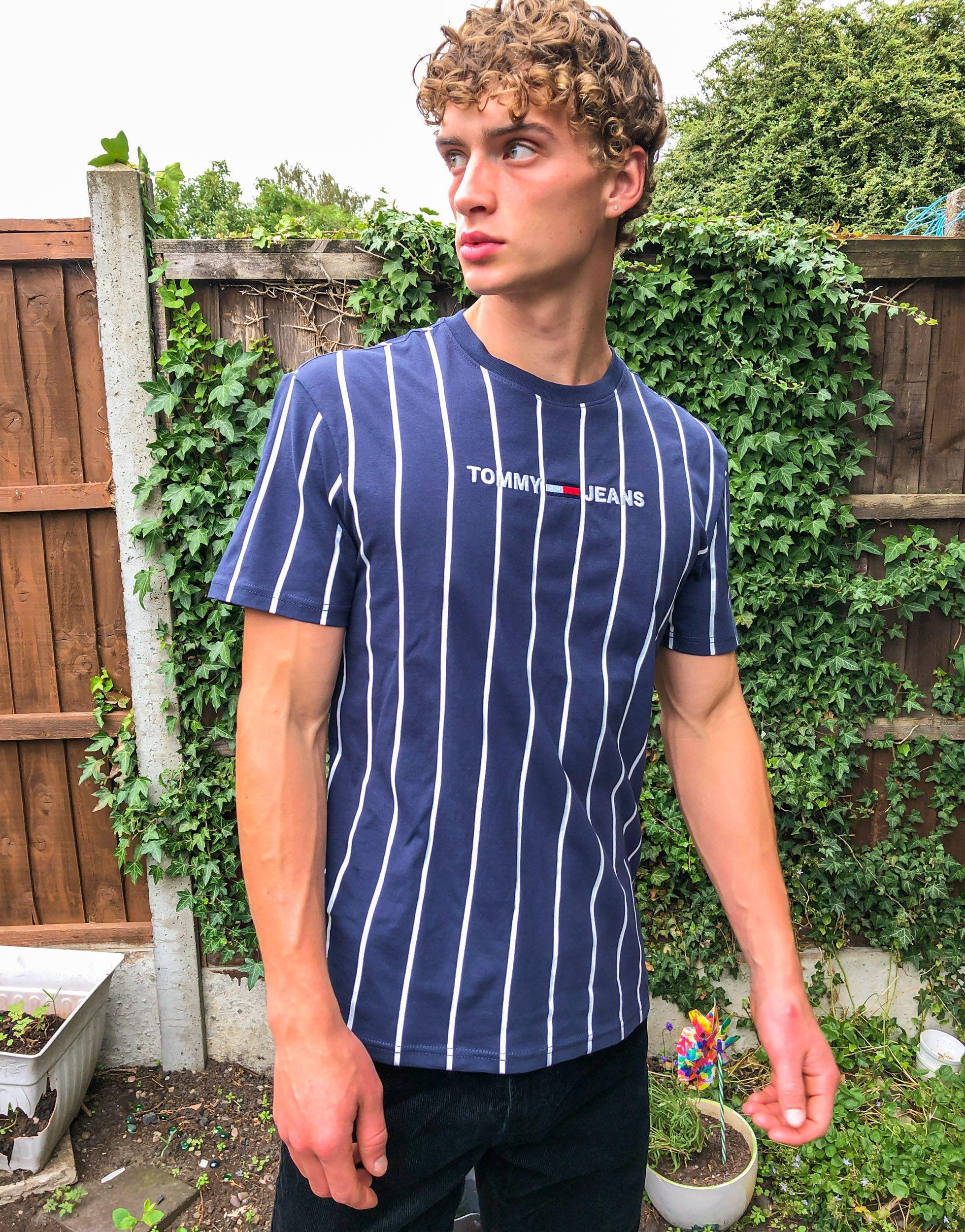 T-shirt a righe verticali blu navy con logo da Uomo di Tommy Hilfiger in  Blu | Lyst