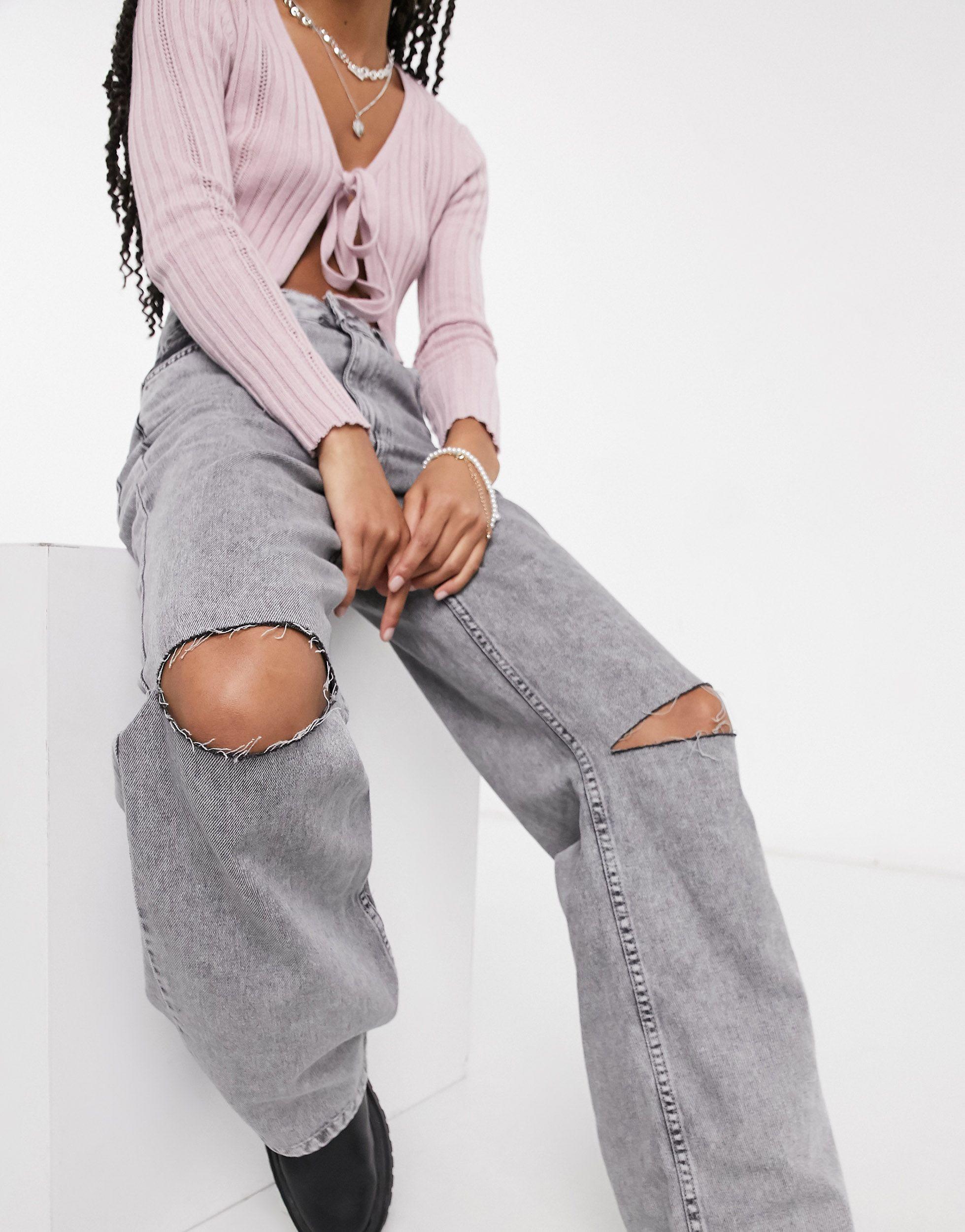 Bershka Denim 90s Jeans Met Wijde Pijpen En Gescheurde Knieën in het Grijs  | Lyst NL