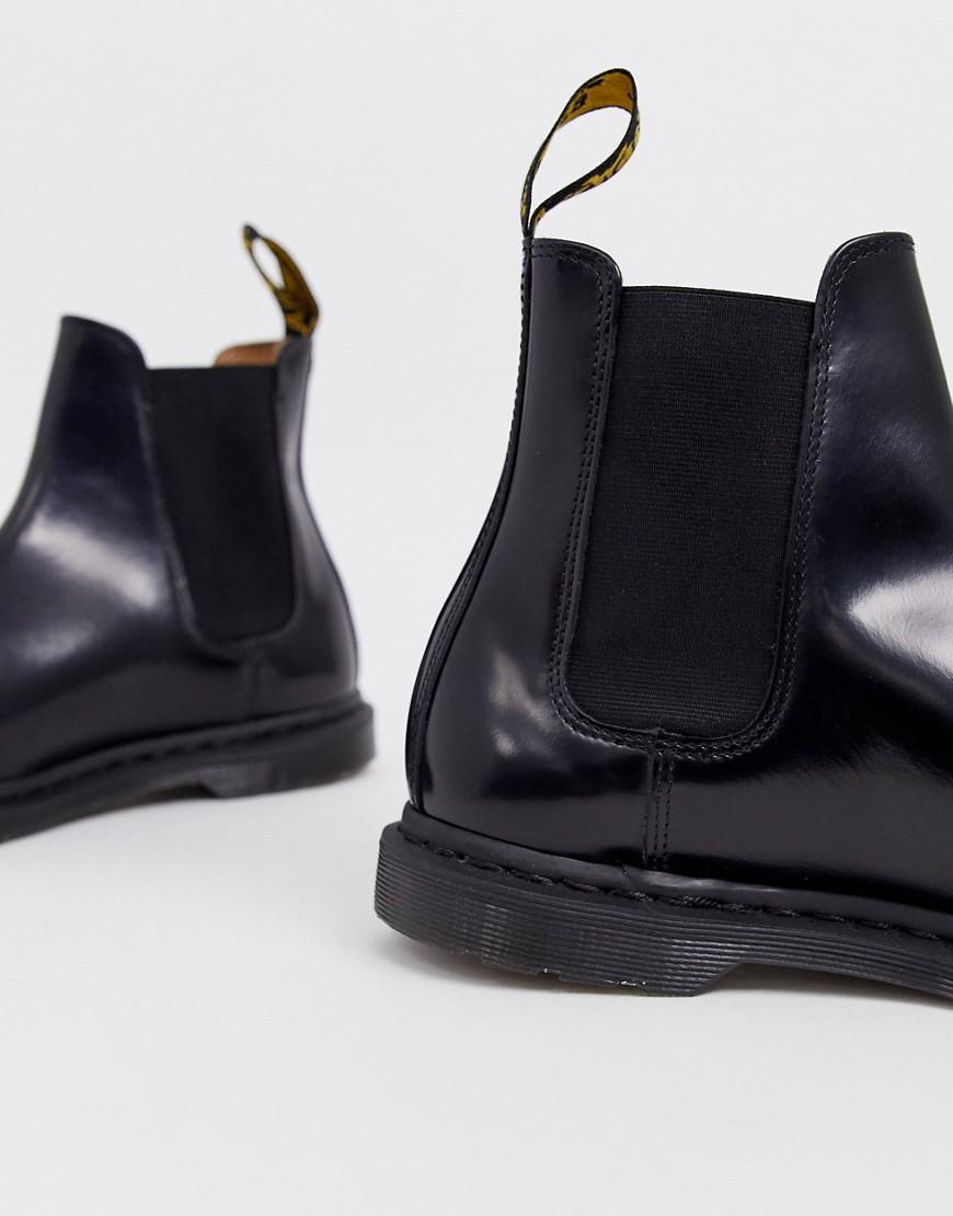 dr martens graeme chelsea boots in black polished smooth